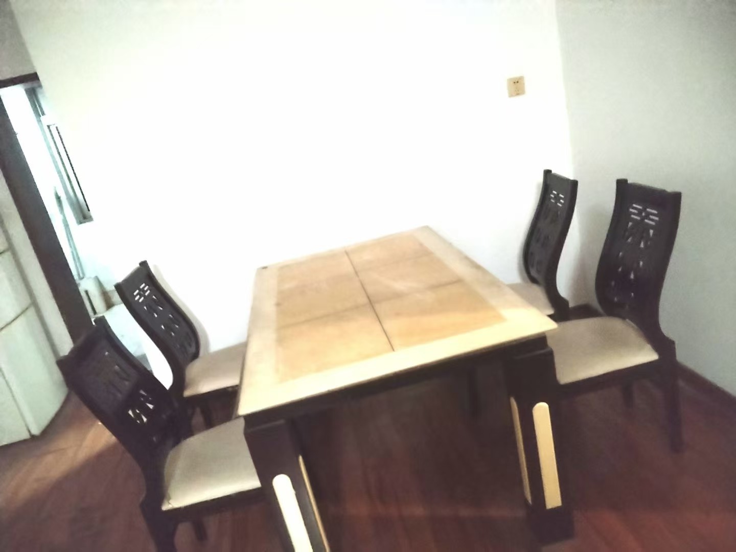 保利高尚小区 4室1厅1卫 1800.0元/月 保利高尚小区 4室1厅1卫 1800.0元/月小区图