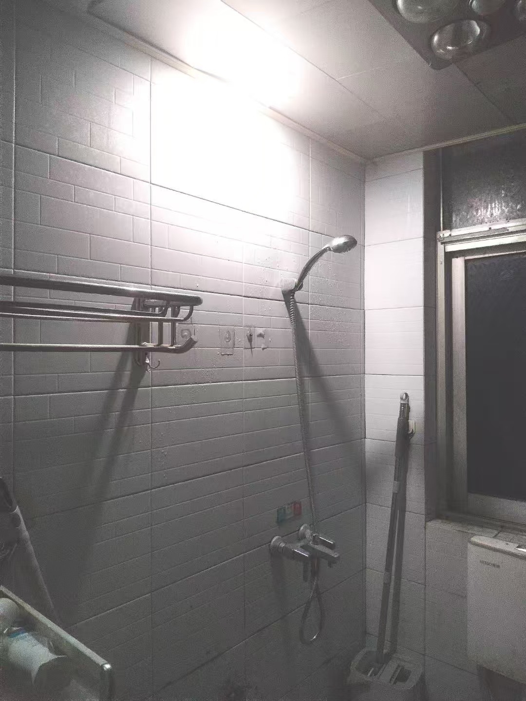 保利高尚小区 4室1厅1卫 1800.0元/月 保利高尚小区 4室1厅1卫 1800.0元/月小区图