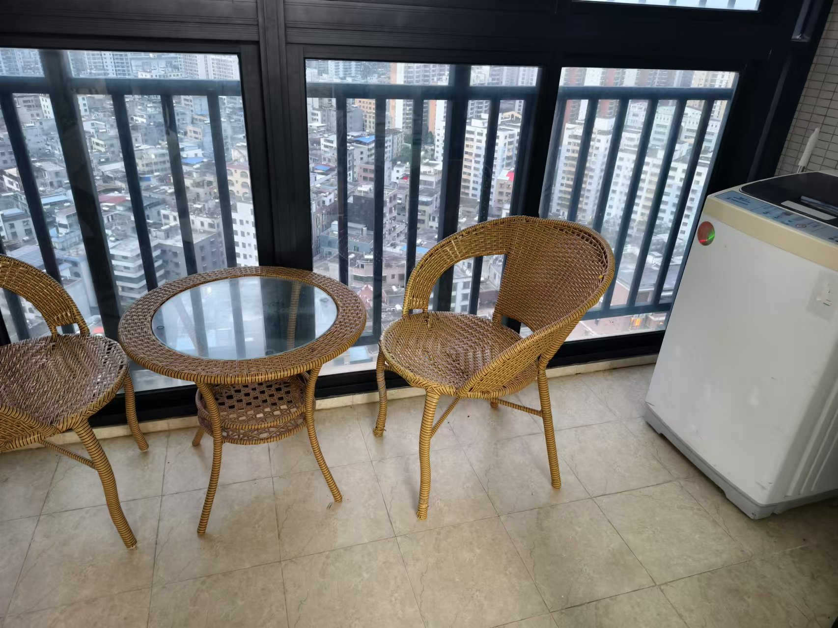 盛贤景都  3室2厅1卫   2500.00元/月室内图