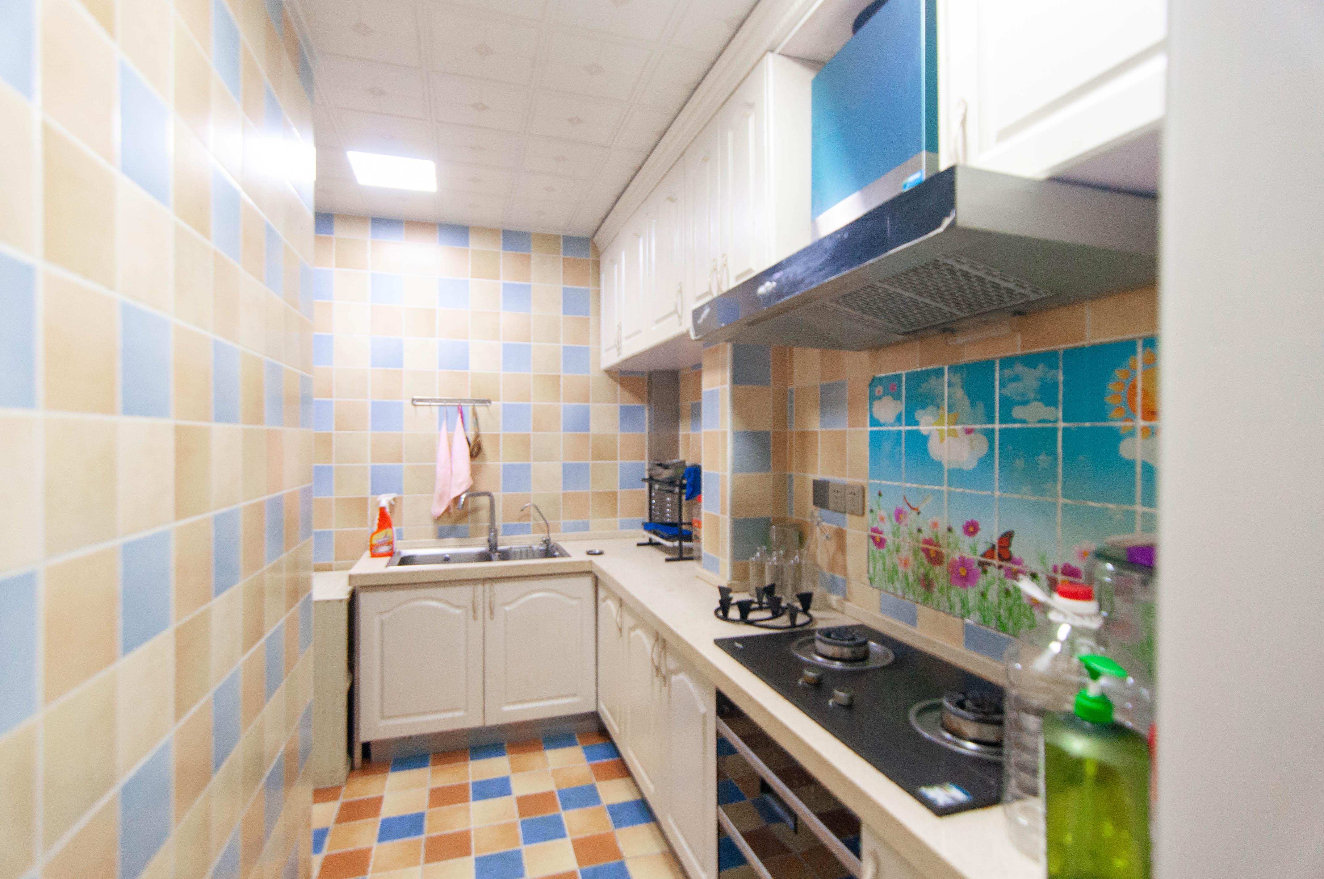 中海梅溪湖壹号 3室2厅1卫 120.0万 中海梅溪湖壹号 3室2厅1卫 120.0万厨房