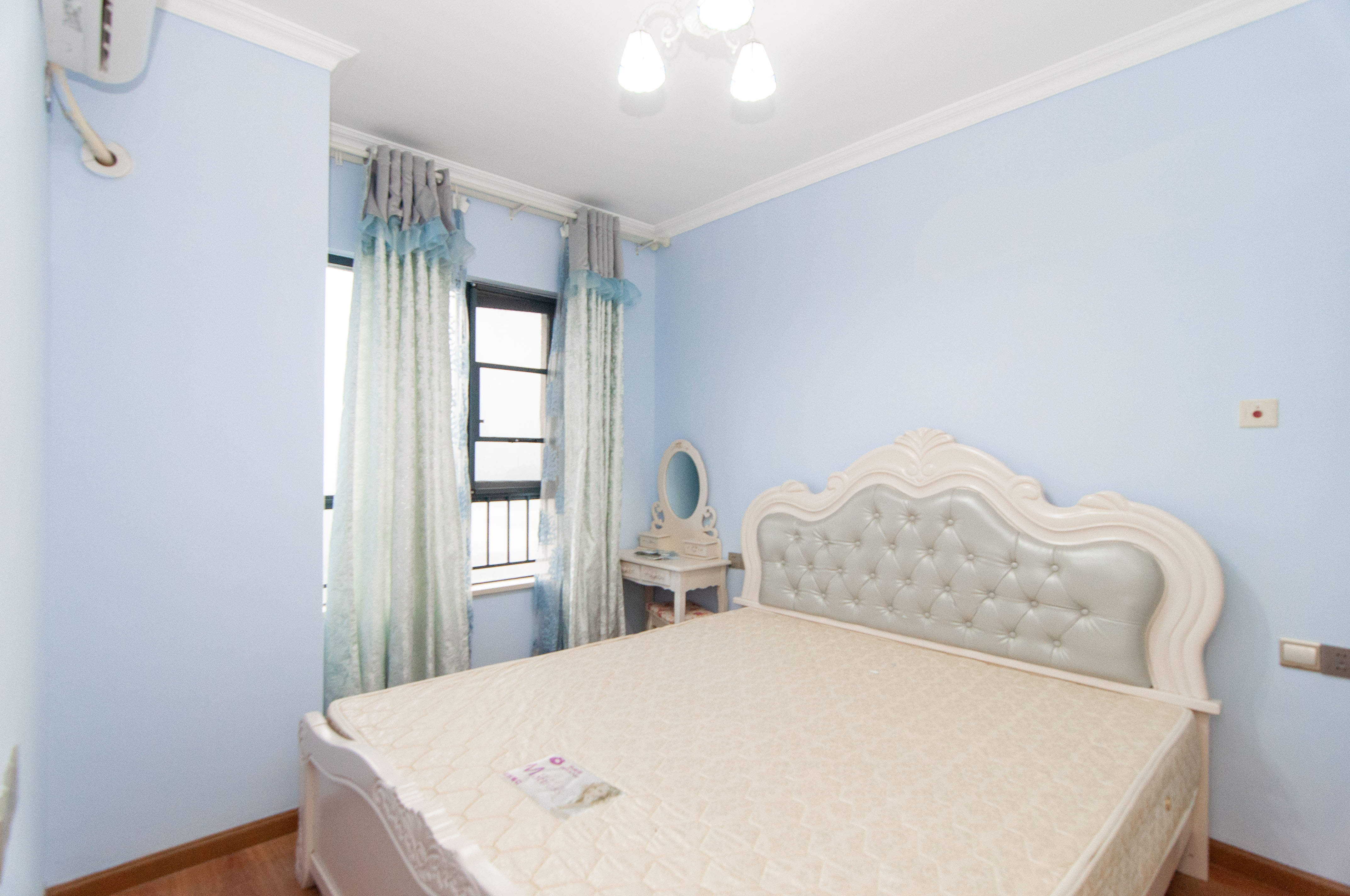 中海梅溪湖壹号 3室2厅1卫 120.0万 中海梅溪湖壹号 3室2厅1卫 120.0万其他