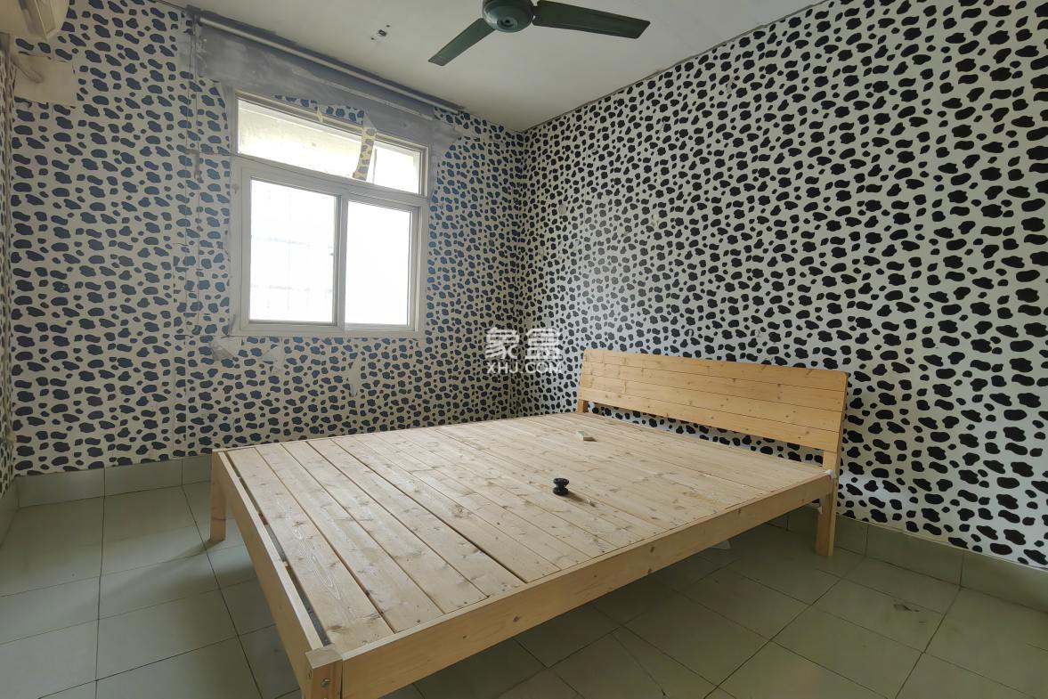 天心区教师村宿舍 3室2厅1卫 1300.0元/月 天心区教师村宿舍 3室2厅1卫 1300.0元/月室内图