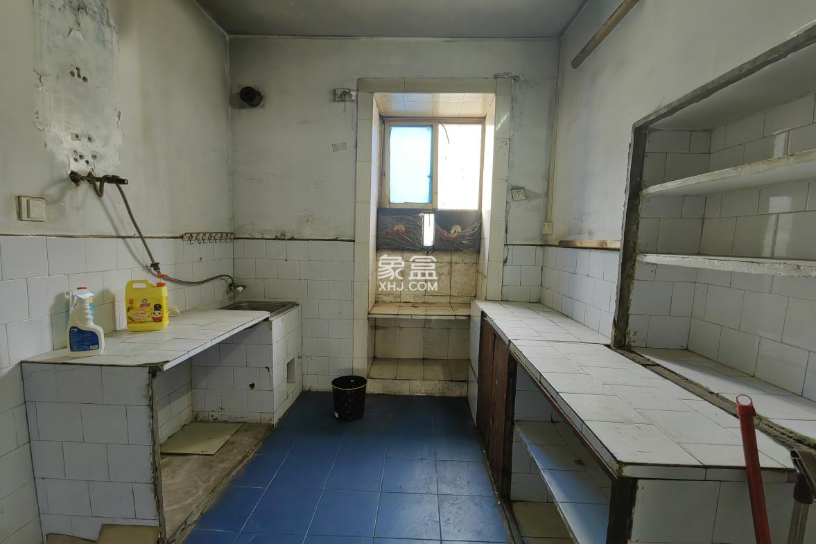 天心区教师村宿舍 3室2厅1卫 1300.0元/月 天心区教师村宿舍 3室2厅1卫 1300.0元/月室内图