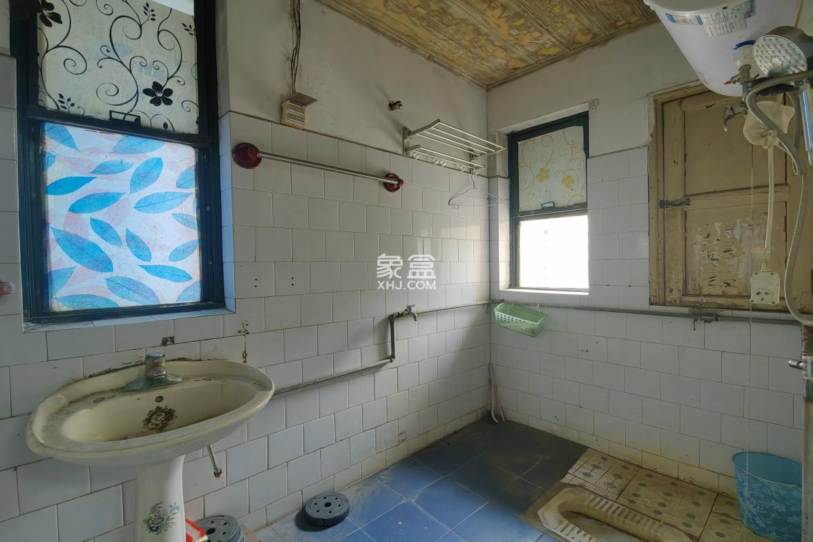 天心区教师村宿舍 3室2厅1卫 1300.0元/月 天心区教师村宿舍 3室2厅1卫 1300.0元/月室内图