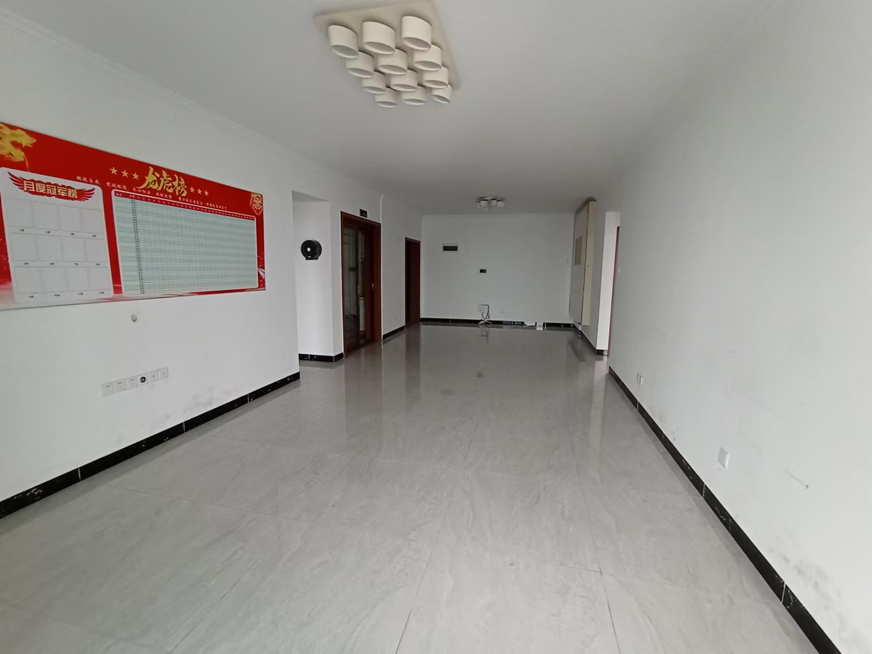 财富港湾(绿领大厦) 3室2厅2卫 3200.0元/月 财富港湾(绿领大厦) 3室2厅2卫 3200.0元/月室内图