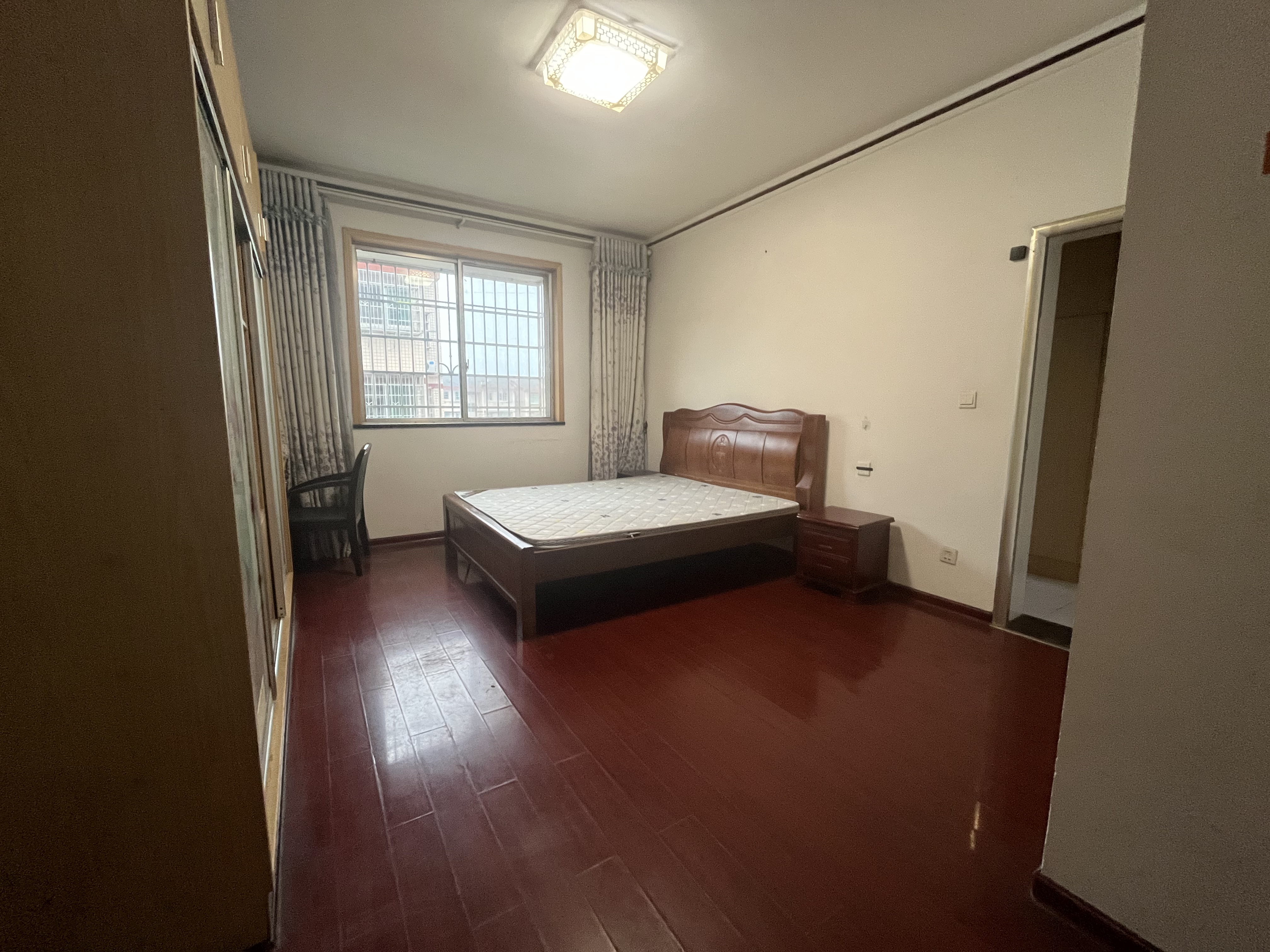 新安小区  3室1厅1卫   1600.00元/月室内图