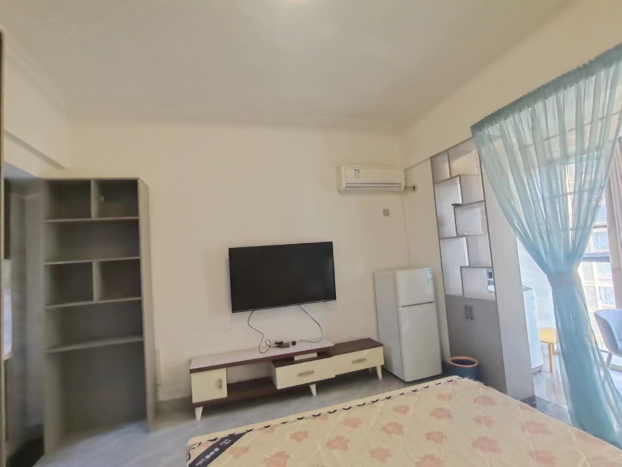 梓湖明珠  1室1厅1卫   1300.00元/月室内图