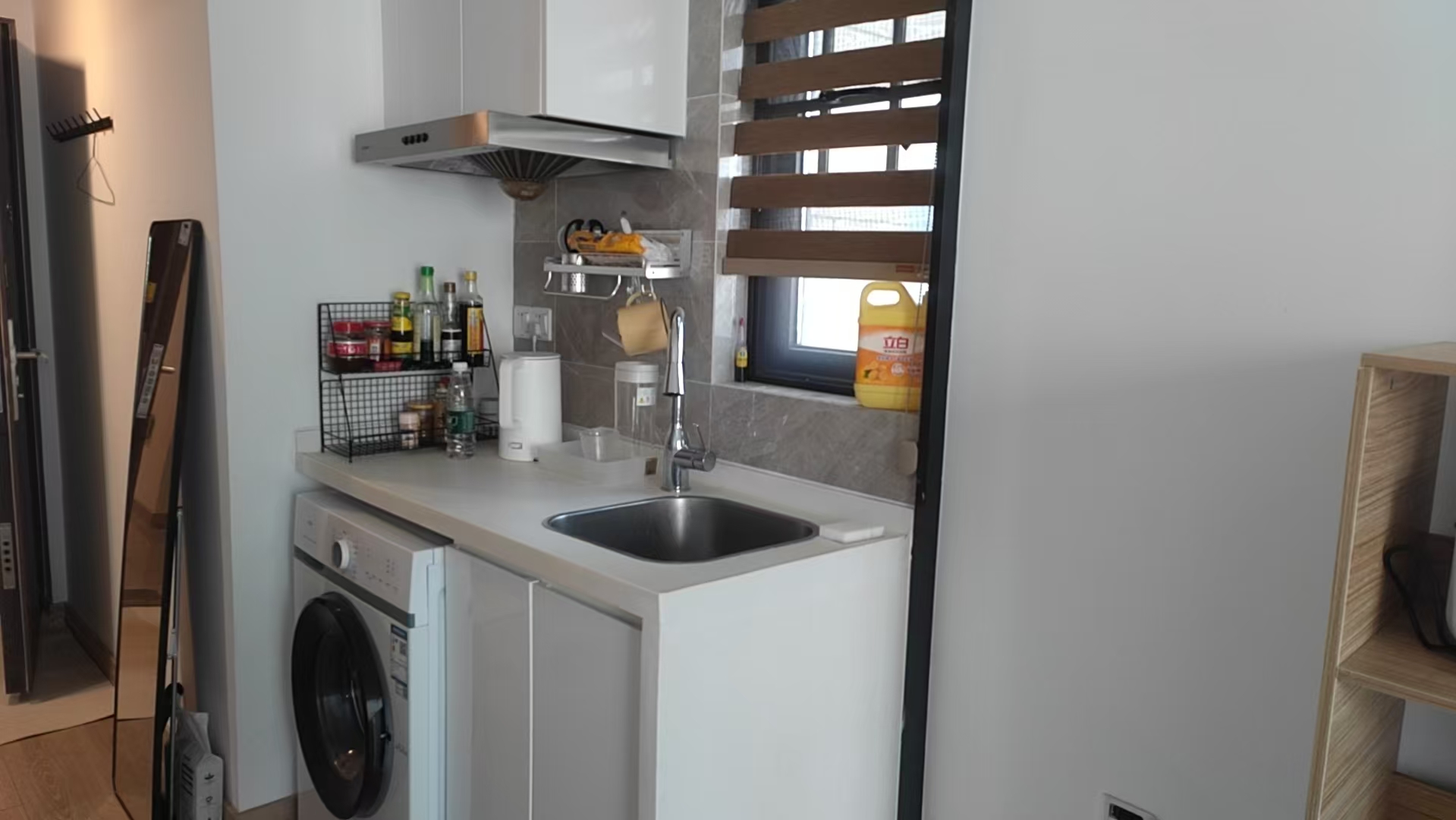 新城和樾(新城和樾公馆)  1室1厅1卫    1300.0元/月 新城和樾(新城和樾公馆)  1室1厅1卫    1300.0元/月室内图