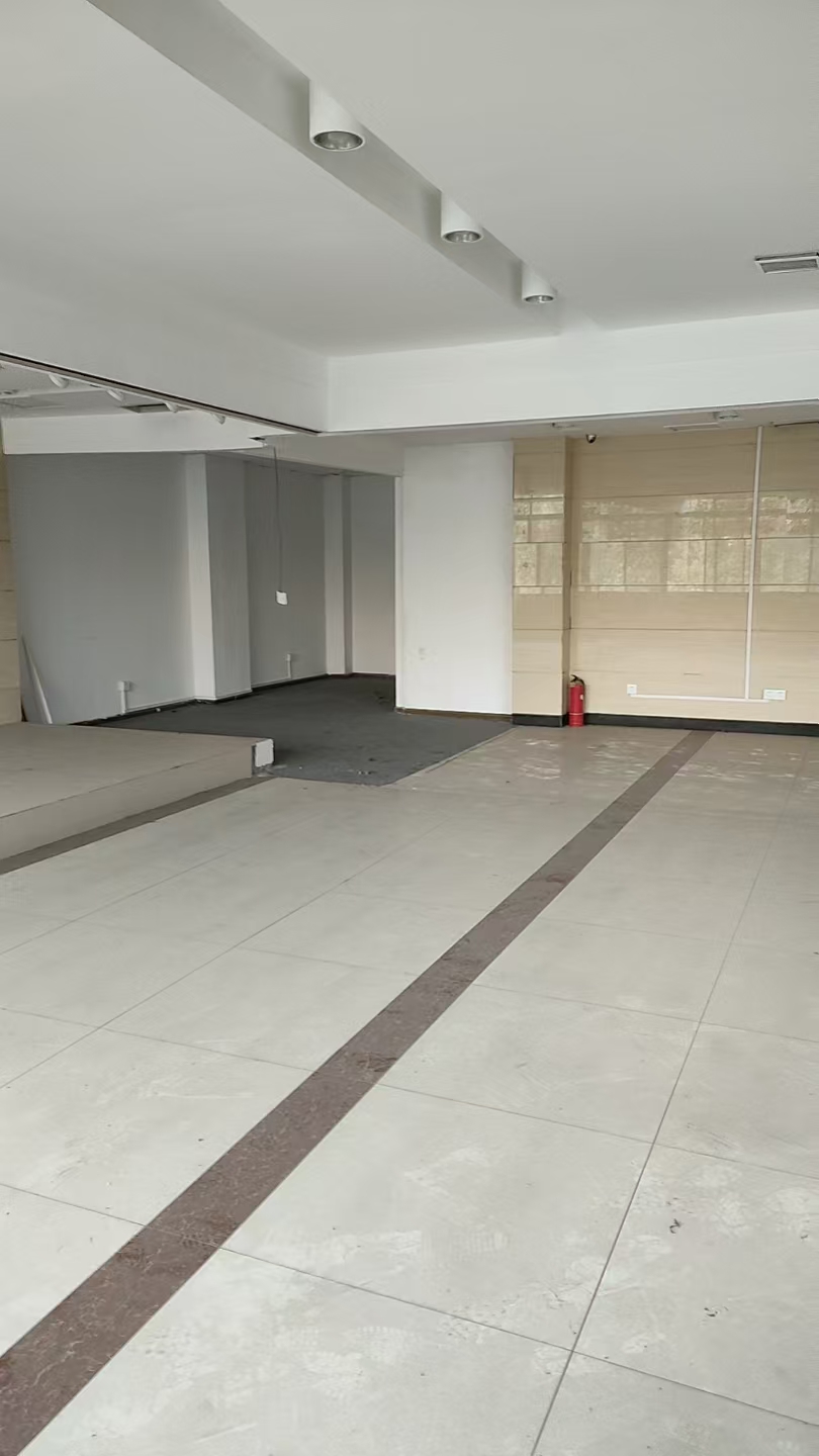 东升路散盘 4室2厅4卫 5500.0元/月 东升路散盘 4室2厅4卫 5500.0元/月室内图