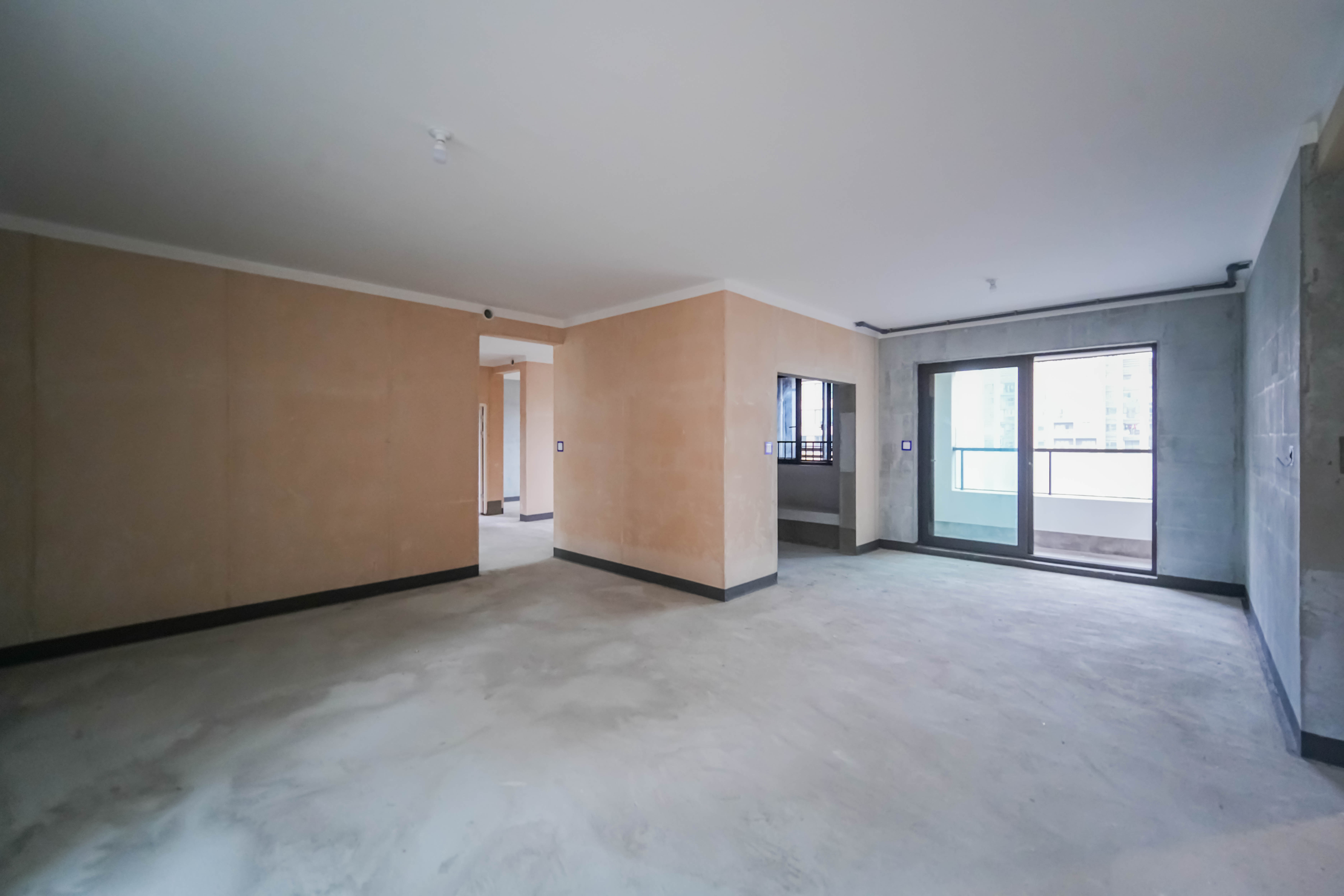 建发玖洲观澜  5室2厅2卫   270.00万