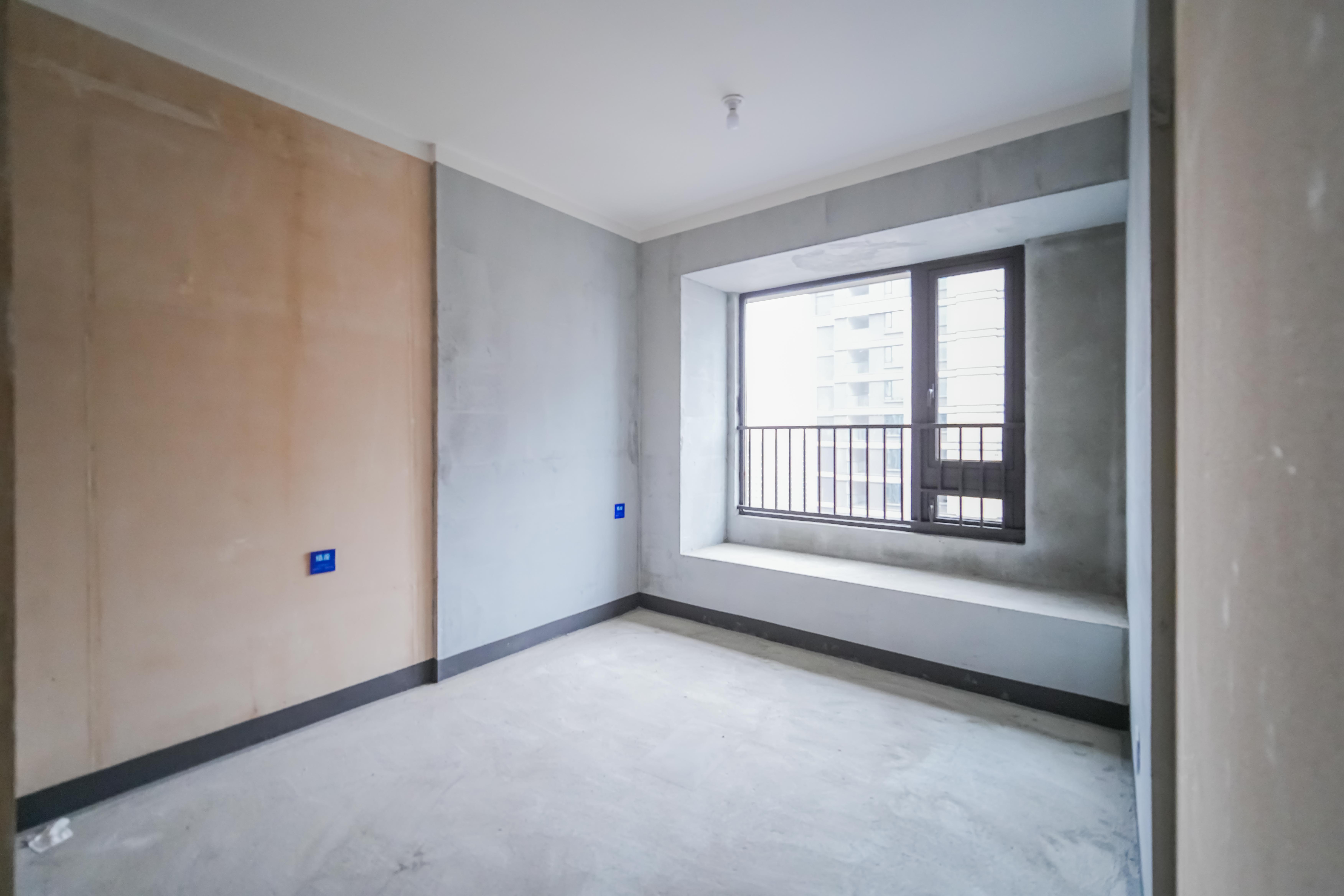 建发玖洲观澜  5室2厅2卫   270.00万其他