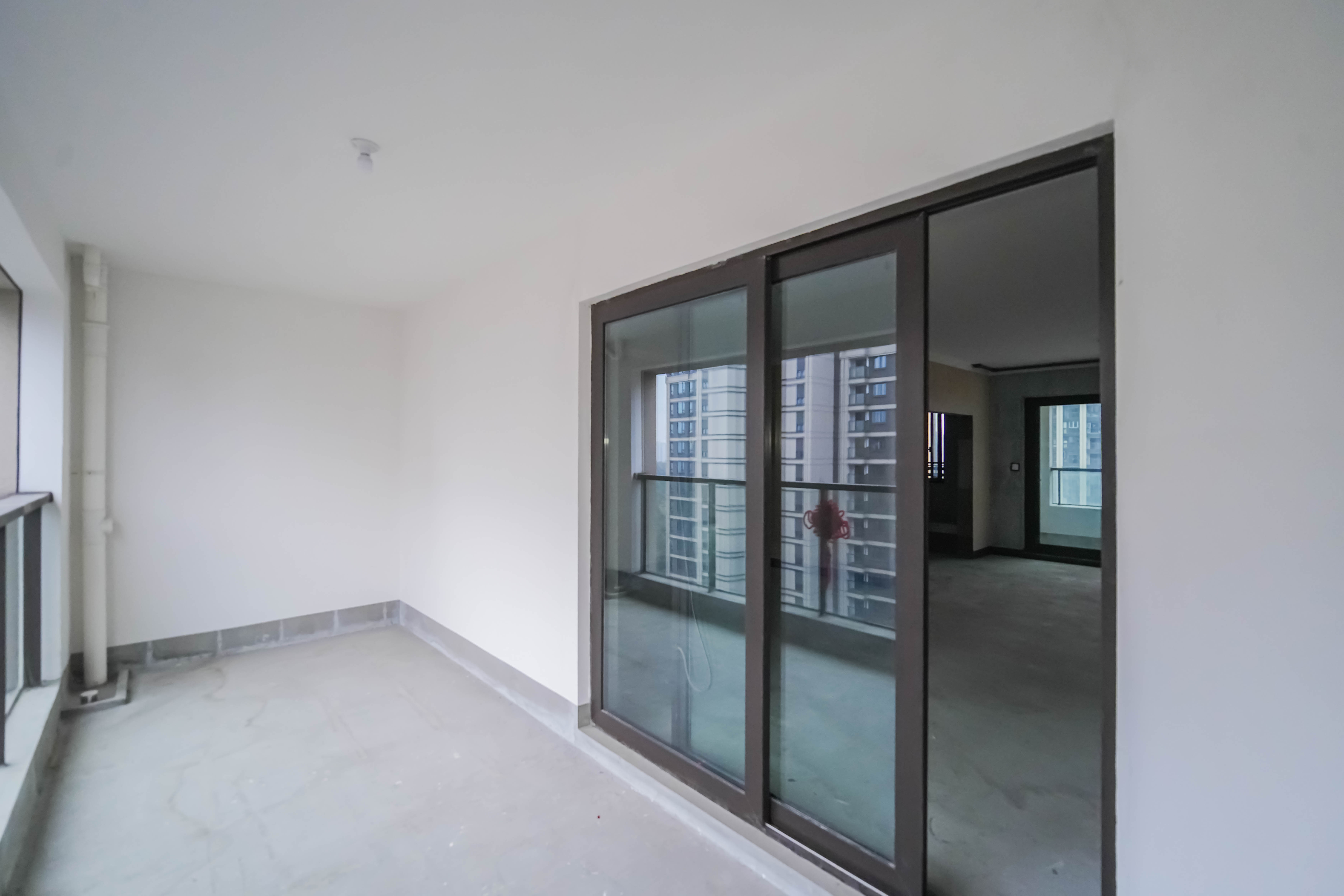 建发玖洲观澜  5室2厅2卫   270.00万其他