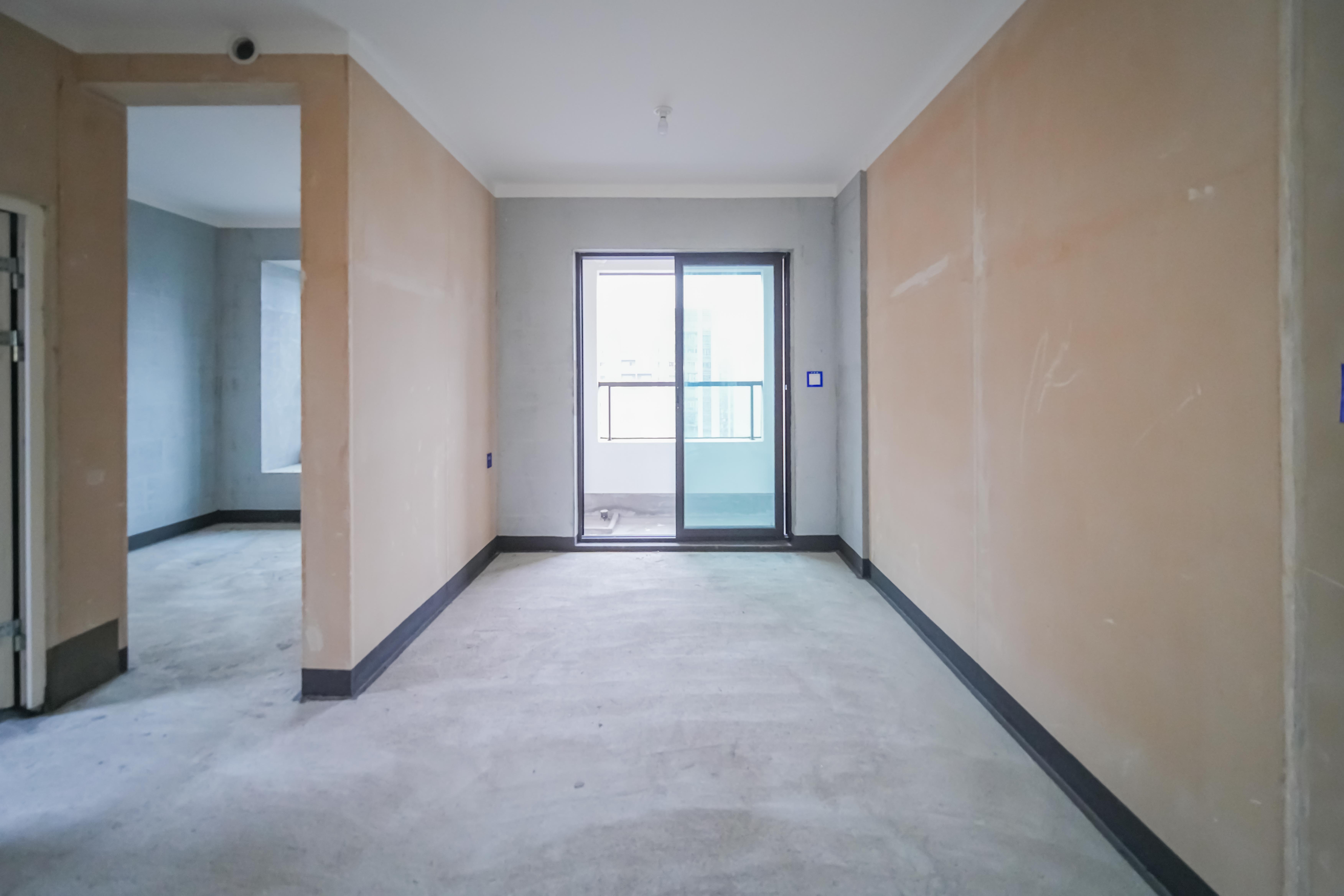 建发玖洲观澜  5室2厅2卫   270.00万其他