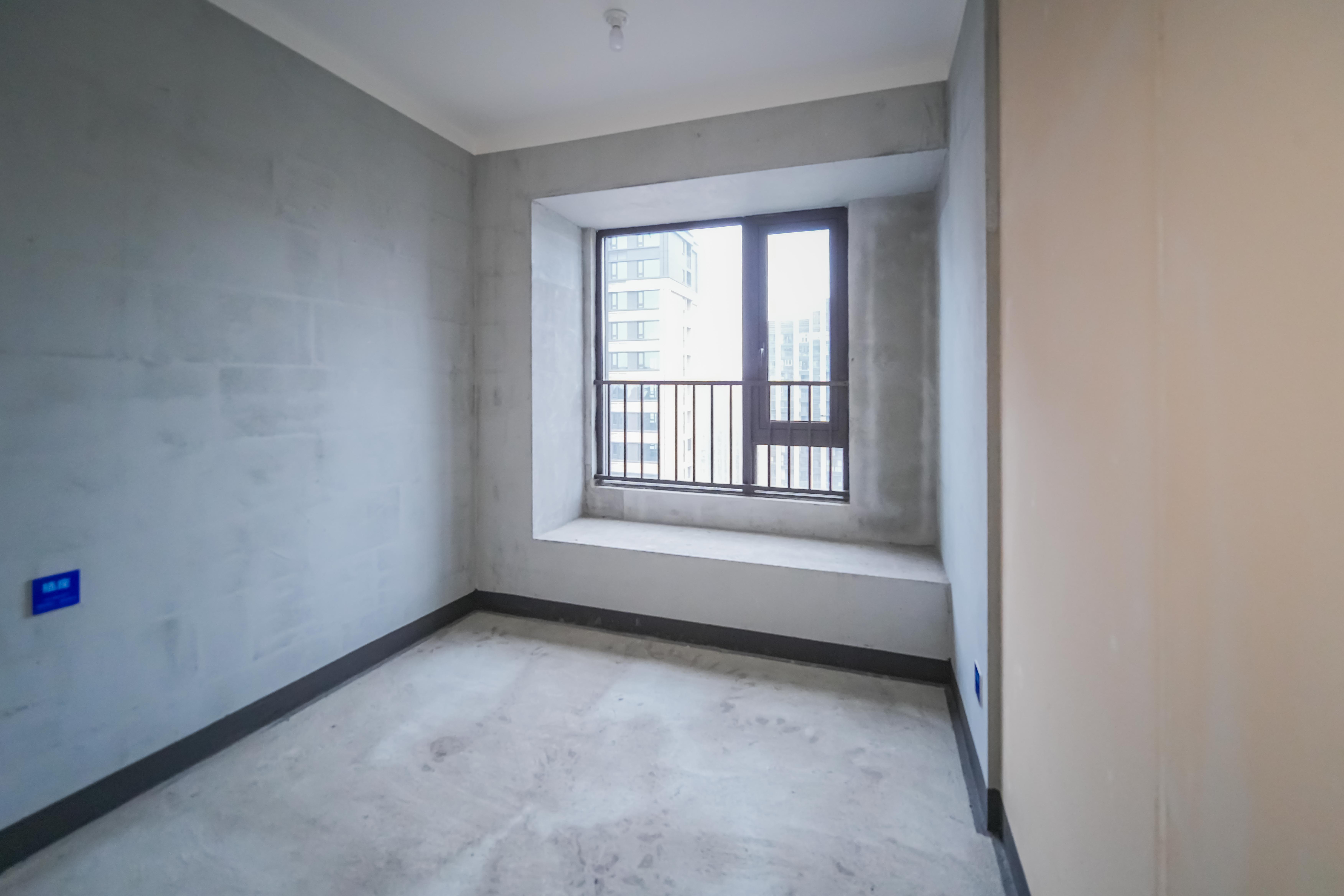 建发玖洲观澜  5室2厅2卫   270.00万其他