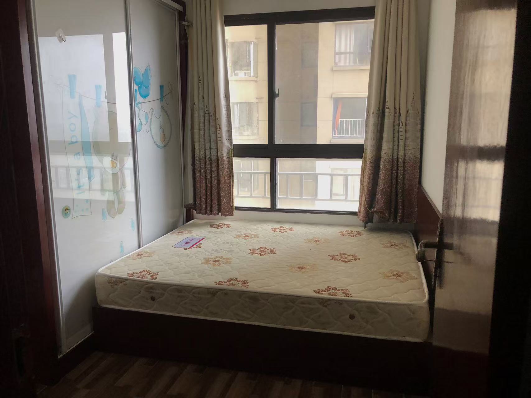 华润橡树湾 3室2厅1卫 2200.0元/月 华润橡树湾 3室2厅1卫 2200.0元/月室内图