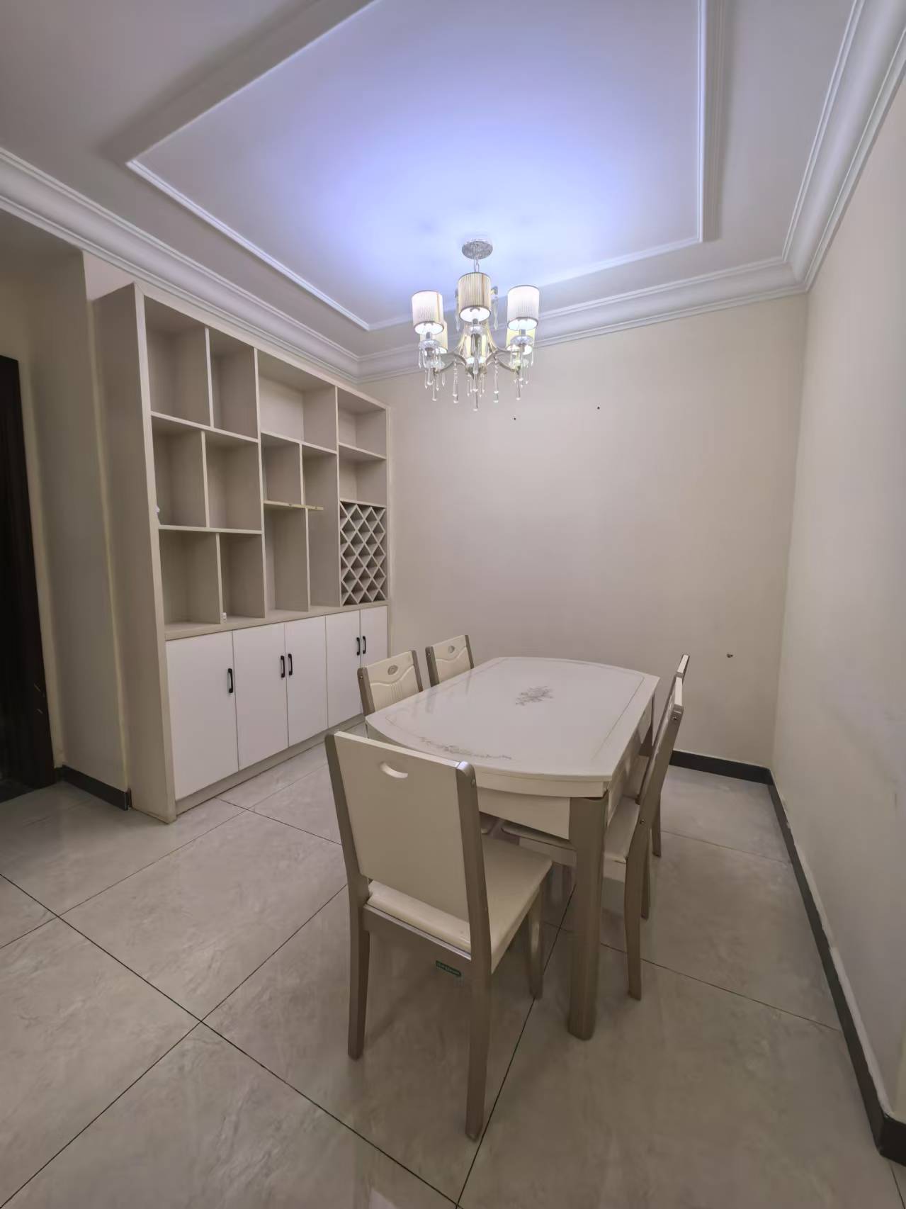 恒大华府 3室2厅1卫 2000.0元/月 恒大华府 3室2厅1卫 2000.0元/月室内图