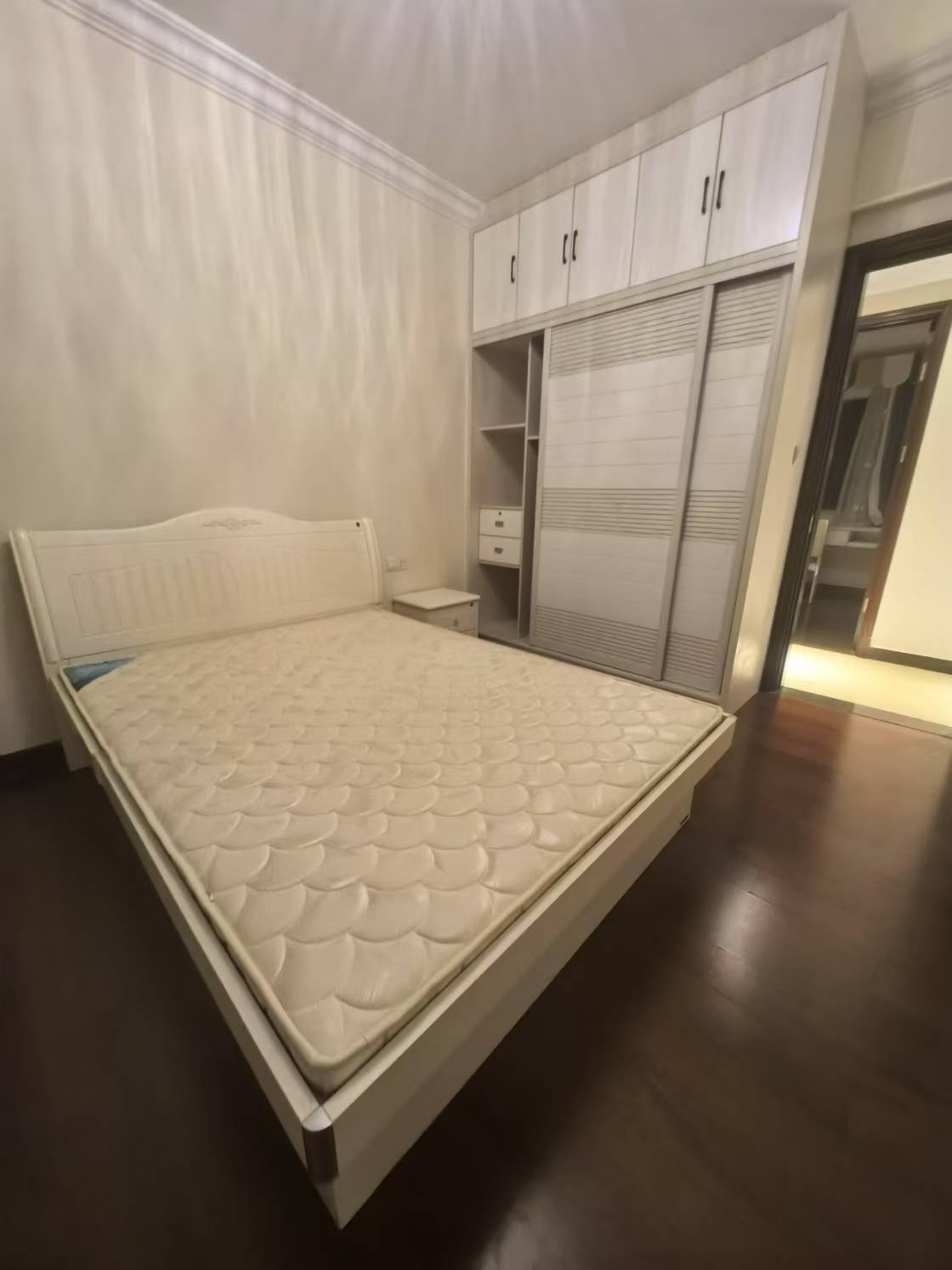 恒大华府 3室2厅1卫 2000.0元/月 恒大华府 3室2厅1卫 2000.0元/月室内图