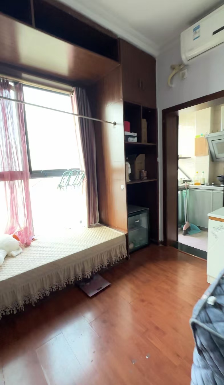 鹏利广场 1室1厅1卫 1000.0元/月 鹏利广场 1室1厅1卫 1000.0元/月室内图