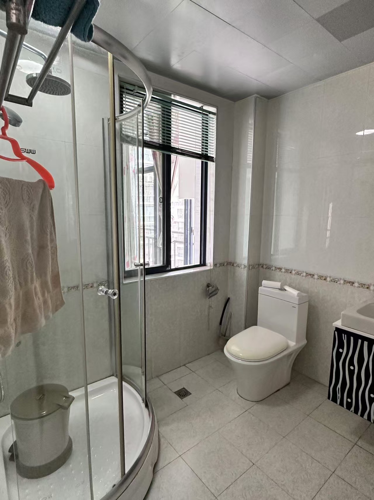 益欣园小区 3室2厅2卫 1200.0元/月 益欣园小区 3室2厅2卫 1200.0元/月室内图