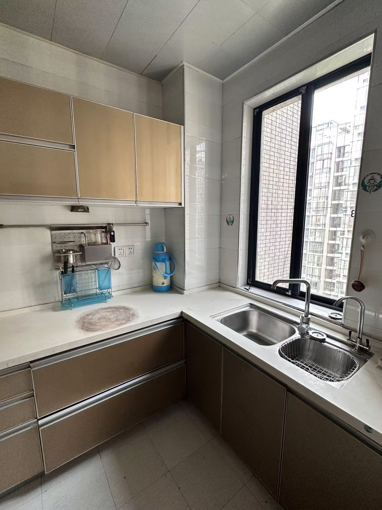 益欣园小区 3室2厅2卫 1200.0元/月 益欣园小区 3室2厅2卫 1200.0元/月室内图