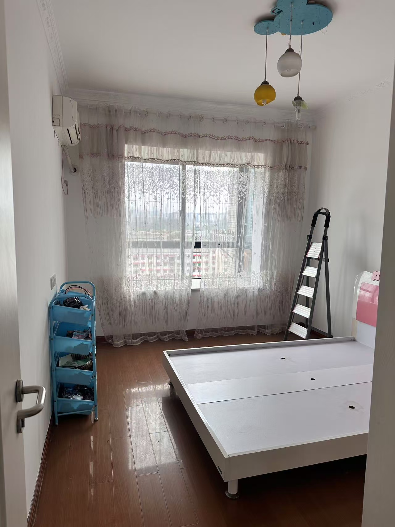 益欣园小区 3室2厅2卫 1200.0元/月 益欣园小区 3室2厅2卫 1200.0元/月室内图