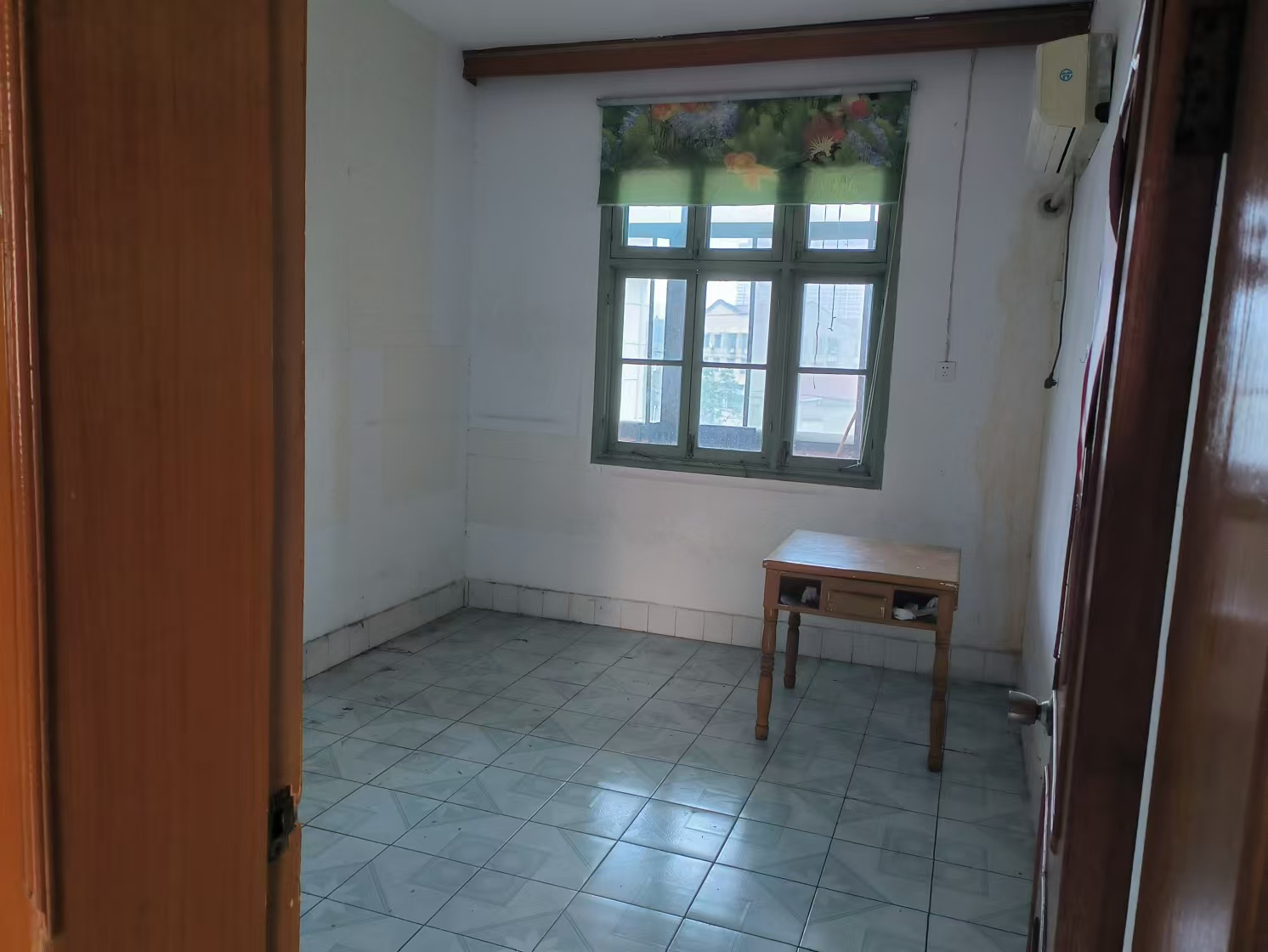 洪家村社区(卫生监督局家属区)  3室2厅1卫    1000.0元/月 洪家村社区(卫生监督局家属区)  3室2厅1卫    1000.0元/月室内图