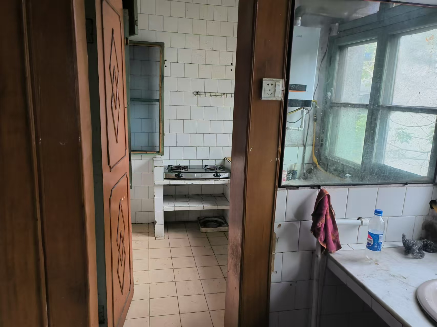 洪家村社区(卫生监督局家属区)  3室2厅1卫    1000.0元/月 洪家村社区(卫生监督局家属区)  3室2厅1卫    1000.0元/月室内图