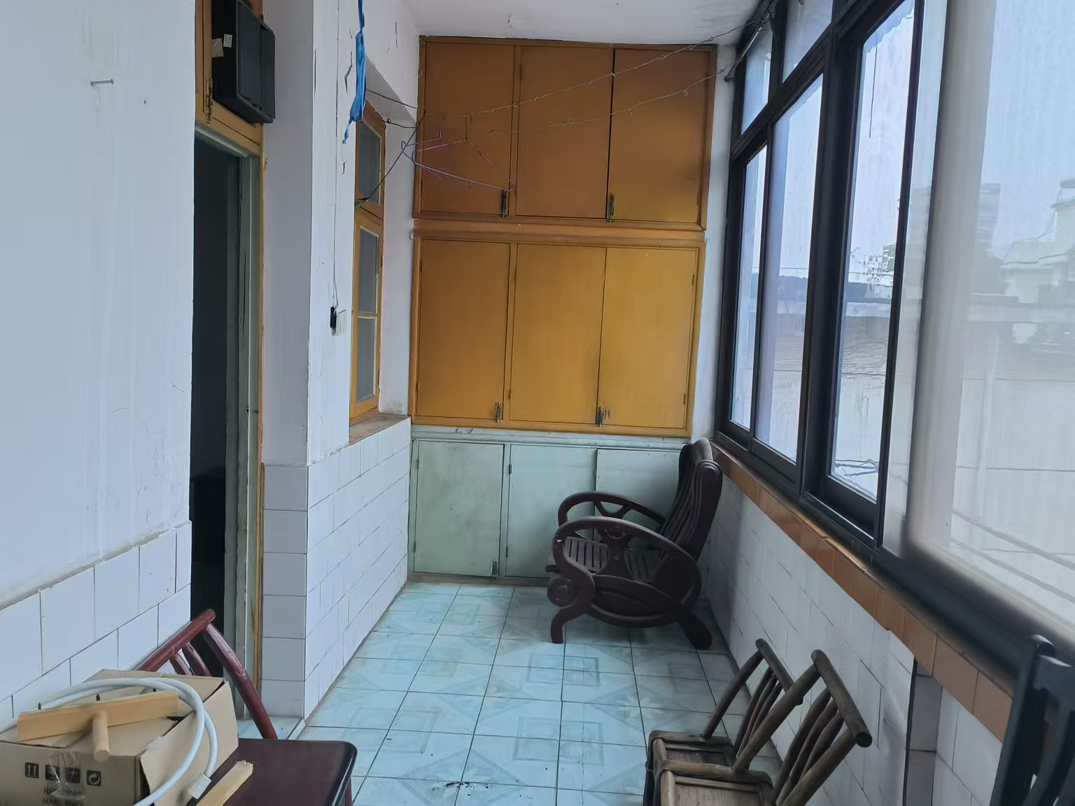 洪家村社区(卫生监督局家属区)  3室2厅1卫    1000.0元/月 洪家村社区(卫生监督局家属区)  3室2厅1卫    1000.0元/月室内图