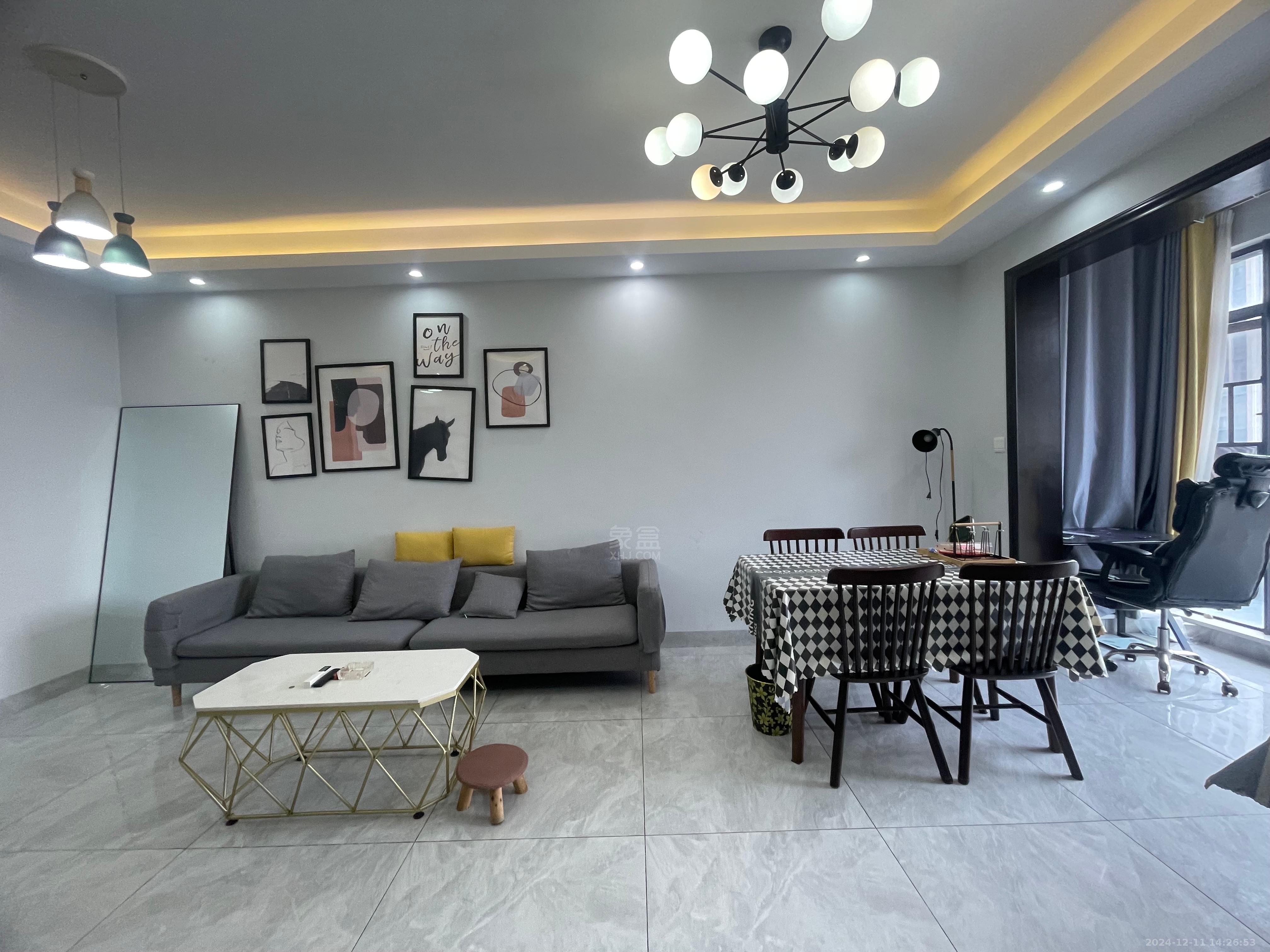 流金岁月-华晨国际 2室2厅1卫 2600.00元/月 流金岁月-华晨国际 2室2厅1卫 2600.00元/月室内图