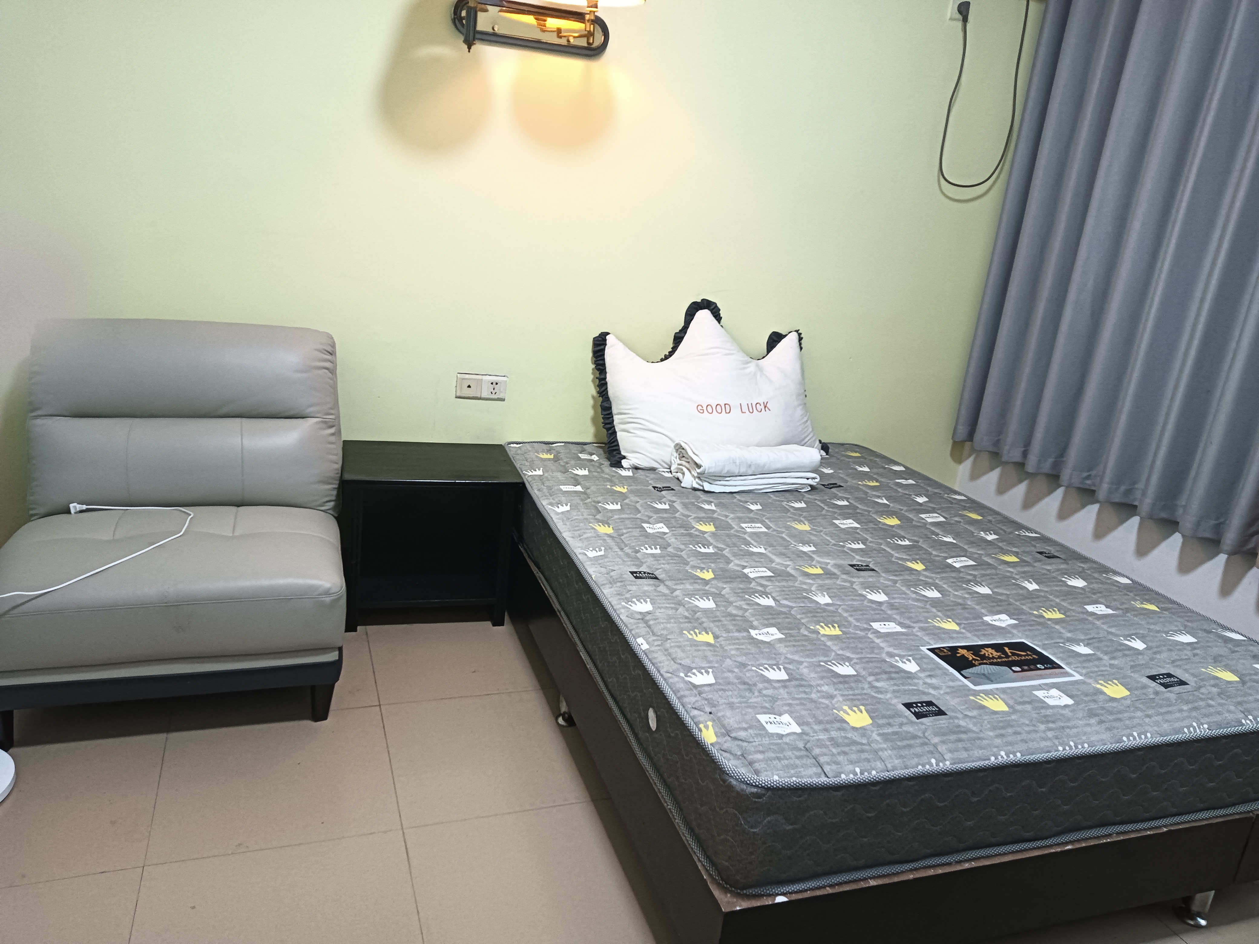 解放西路散盘 1室0厅0卫 700.0元/月 解放西路散盘 1室0厅0卫 700.0元/月室内图