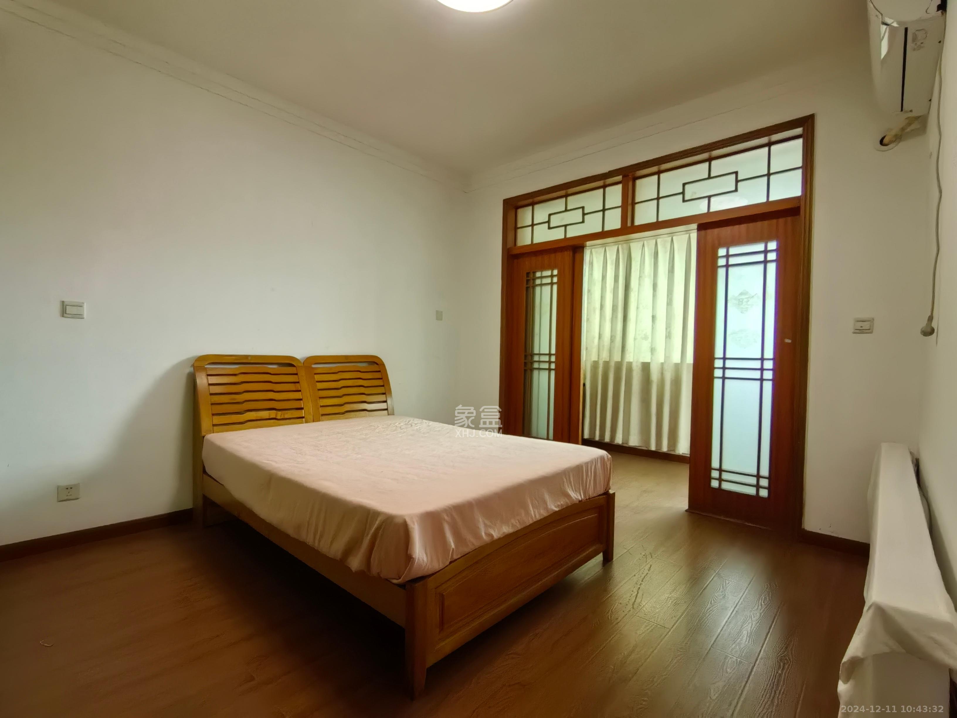 下大垅干部宿舍小区 3室2厅2卫 3200.0元/月 下大垅干部宿舍小区 3室2厅2卫 3200.0元/月室内图