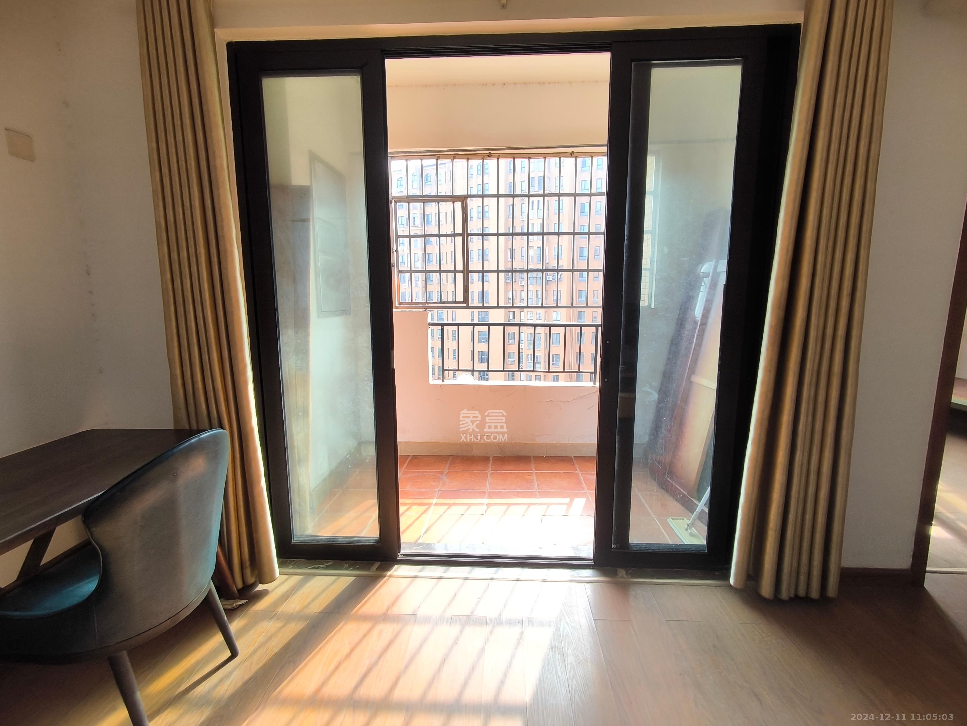 中信凯旋蓝岸(中信新城三期) 3室2厅1卫 2000.0元/月 中信凯旋蓝岸(中信新城三期) 3室2厅1卫 2000.0元/月室内图