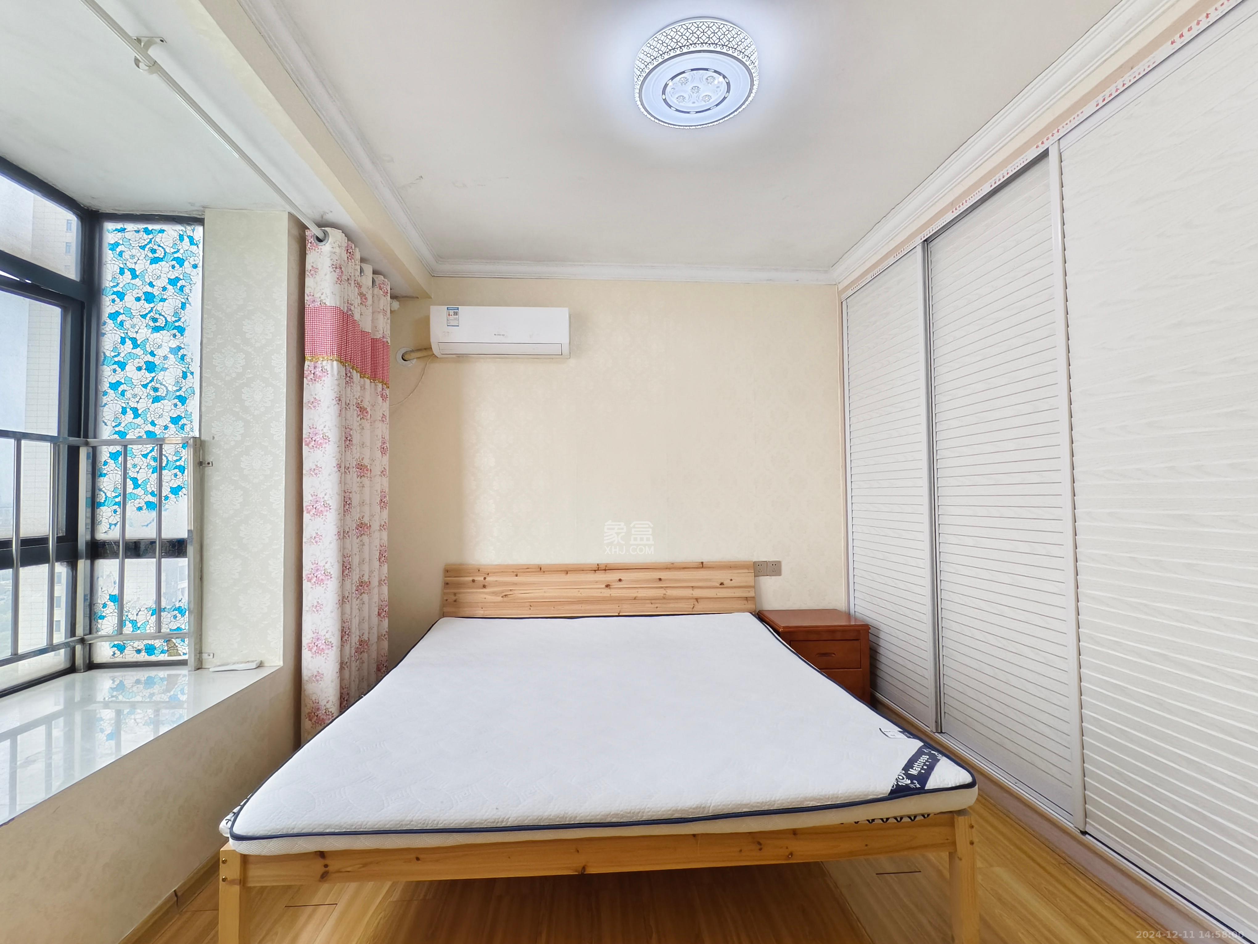 新时代广场  3室2厅1卫    2800.0元/月室内图