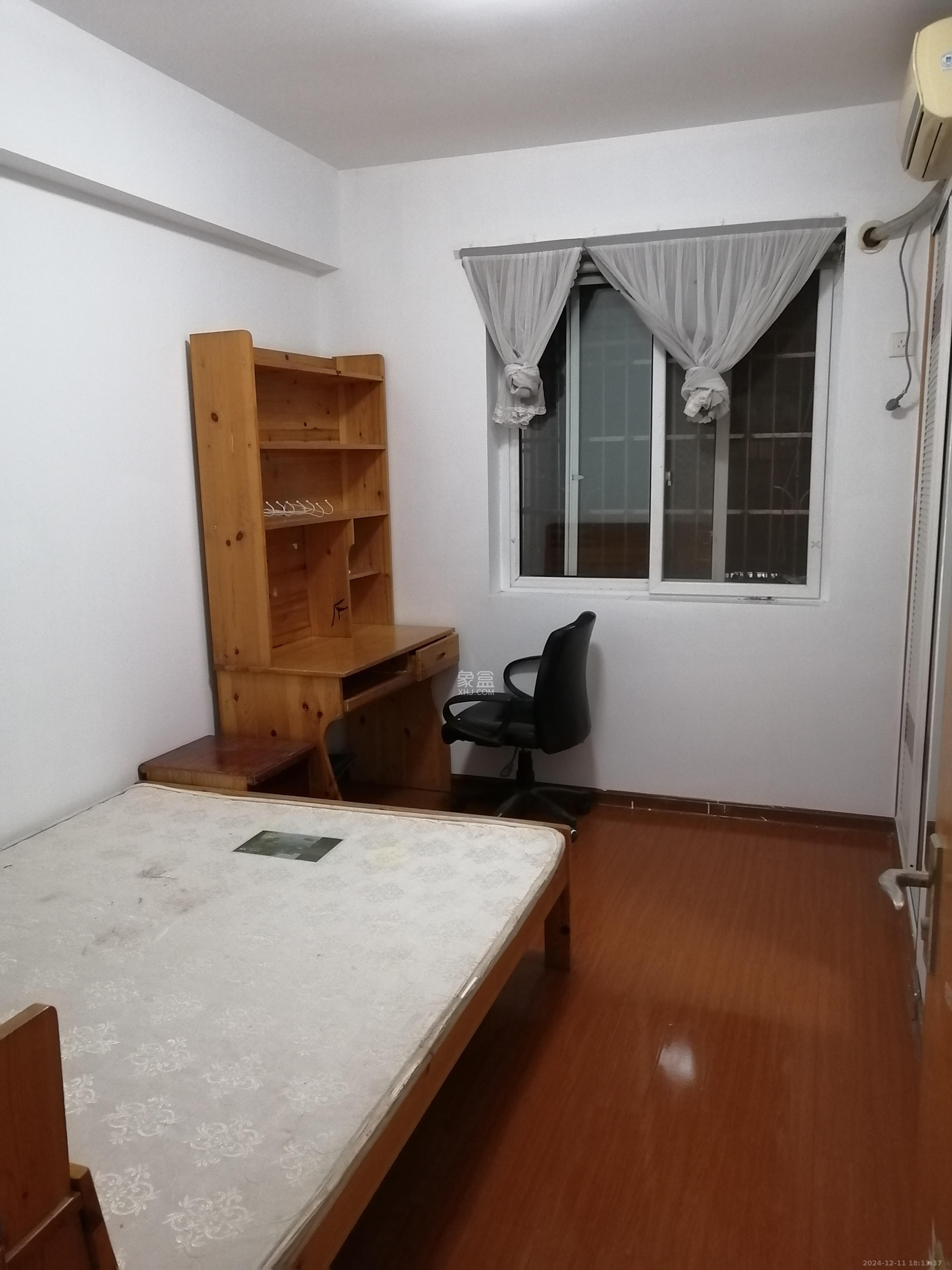 黄荆小区 3室1厅1卫 2500.0元/月 黄荆小区 3室1厅1卫 2500.0元/月室内图