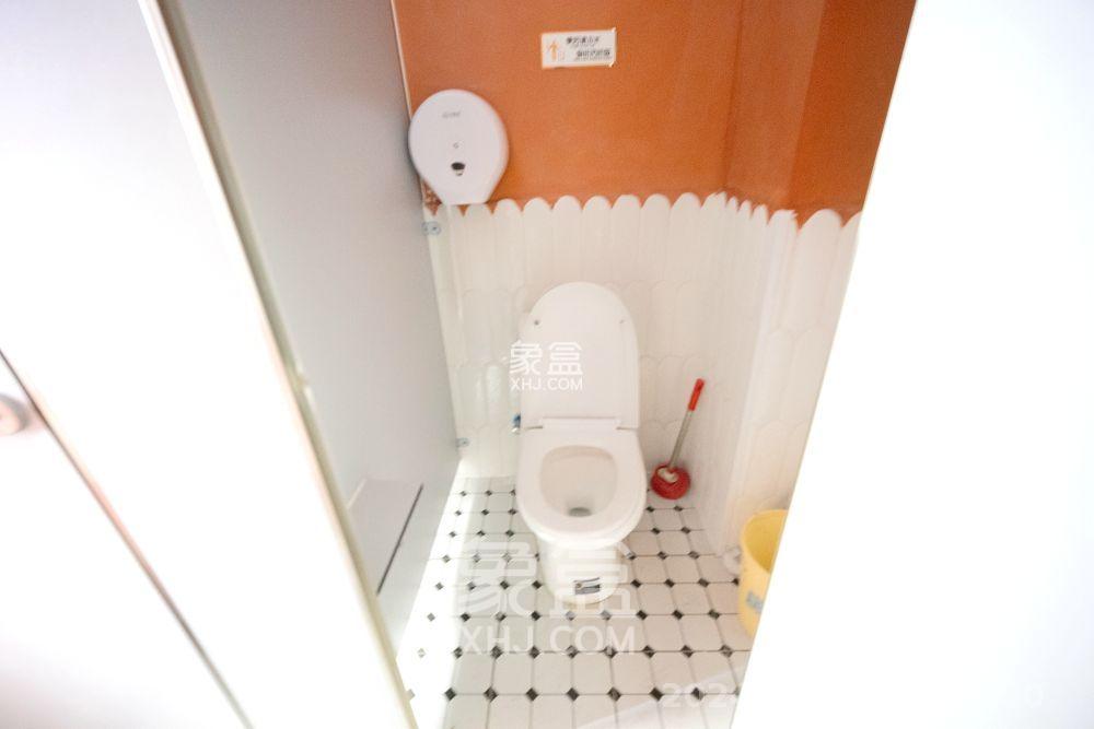 裕南大厦  1室1厅1卫    6000.0元/月 裕南大厦  1室1厅1卫    6000.0元/月室内图