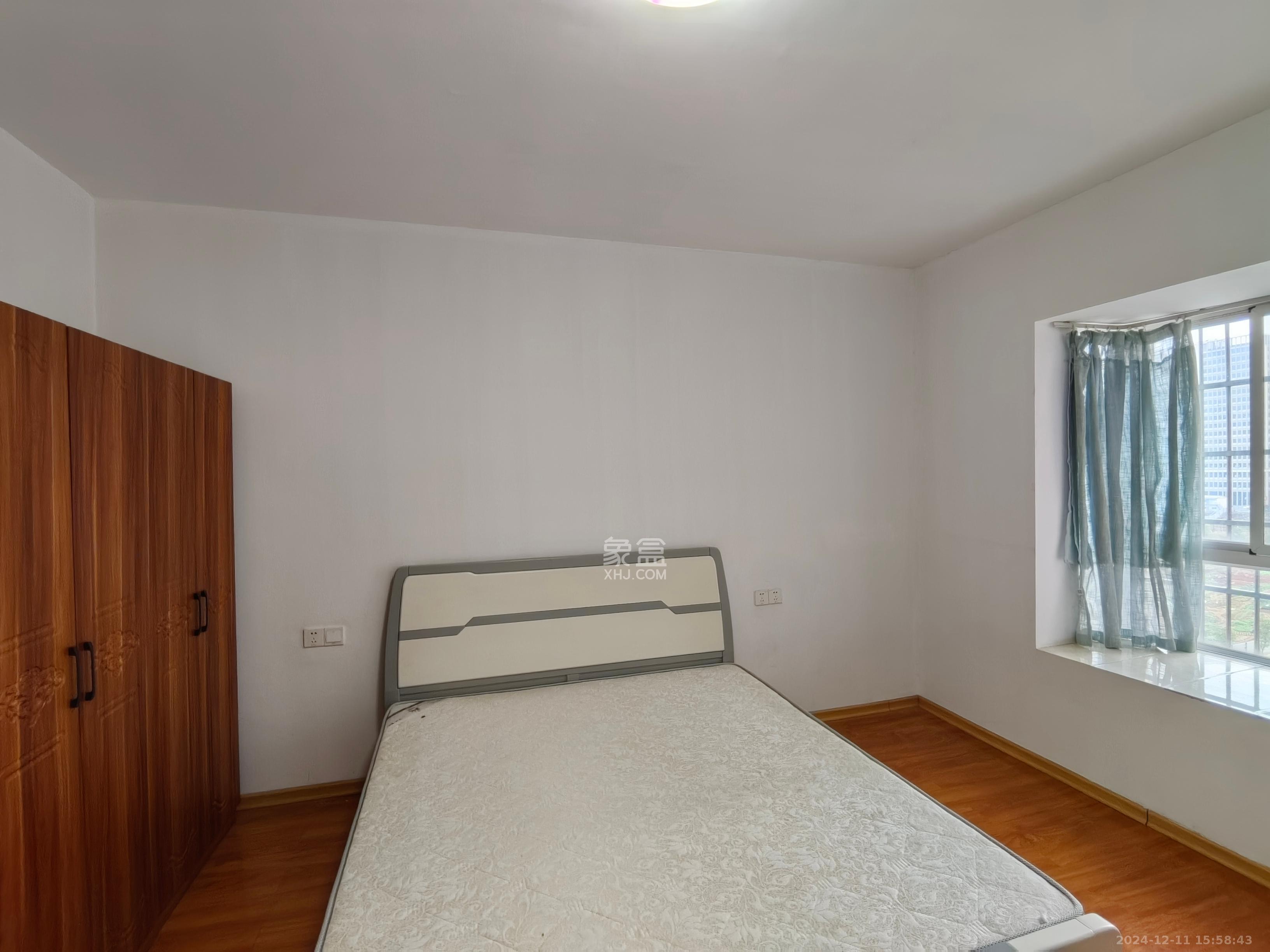 理工大学职工单位房青年汇 3室2厅2卫 2300.0元/月 理工大学职工单位房青年汇 3室2厅2卫 2300.0元/月室内图