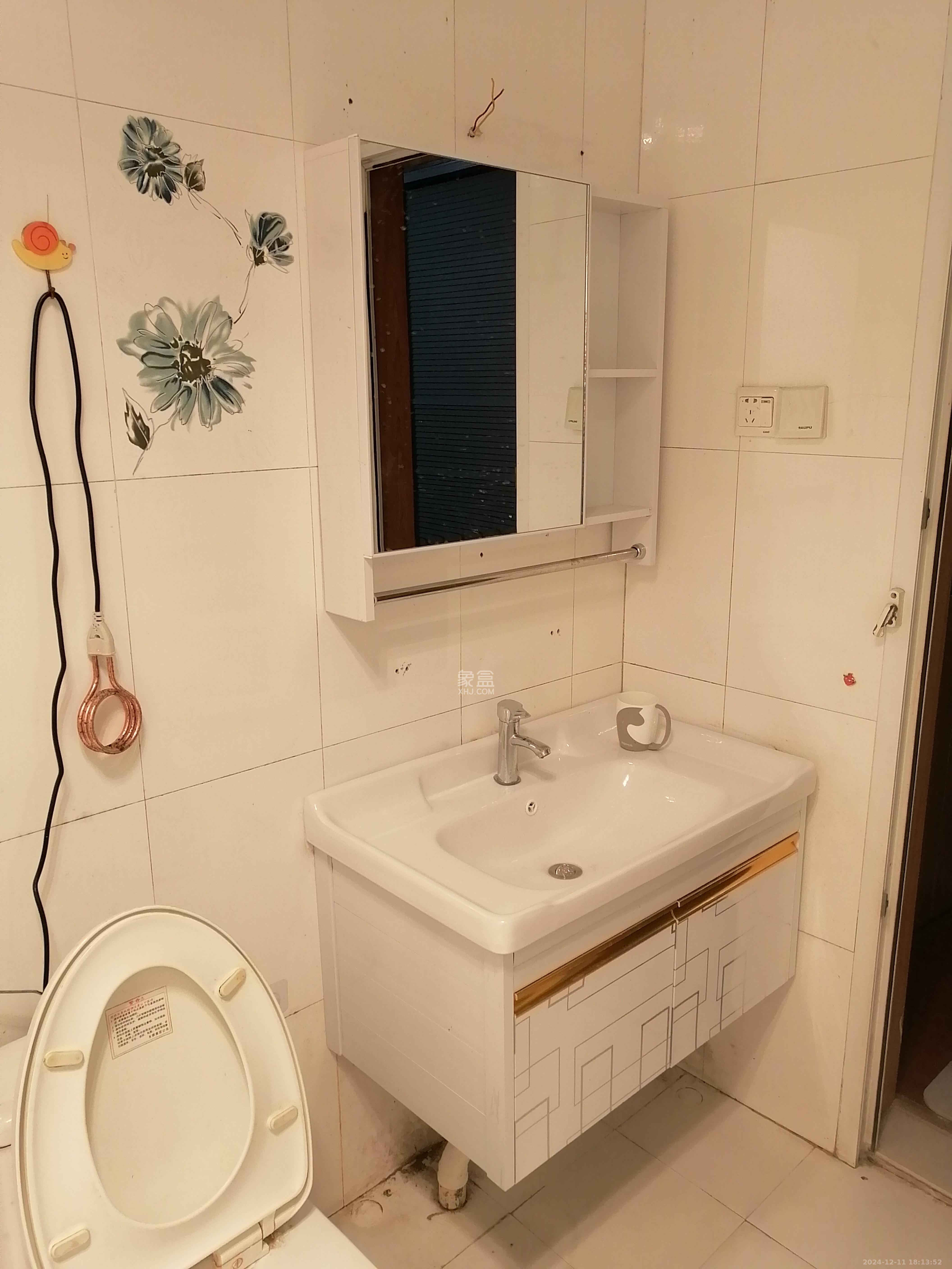 黄荆小区 3室1厅1卫 2500.0元/月 黄荆小区 3室1厅1卫 2500.0元/月室内图