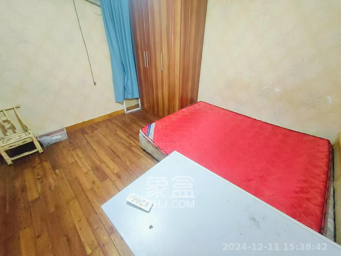 坡子街散盘 1室2厅1卫 2000.0元/月 坡子街散盘 1室2厅1卫 2000.0元/月室内图