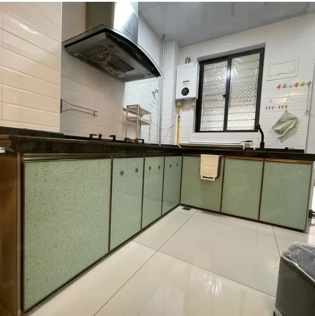 江畔人家  1室1厅1卫    99.0万 江畔人家  1室1厅1卫    99.0万客厅