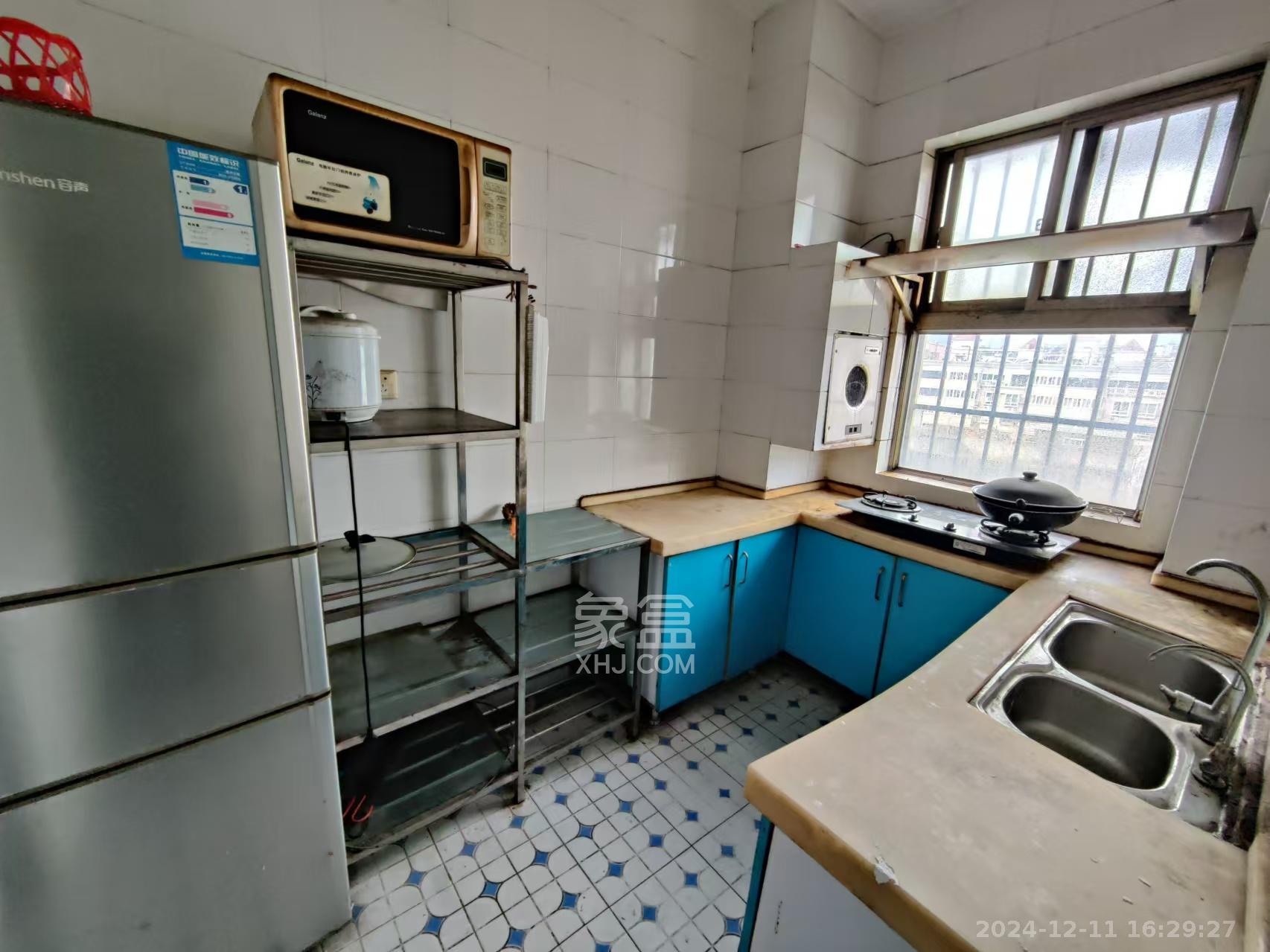 古堆山送变电宿舍  3室2厅1卫    1400.0元/月室内图