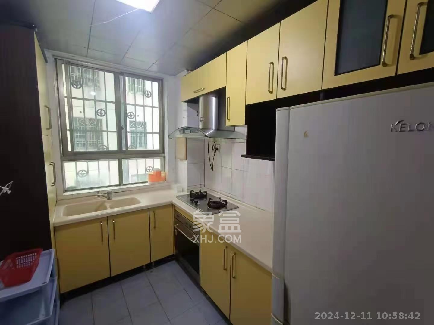 仁和家园  3室2厅1卫   1800.00元/月室内图