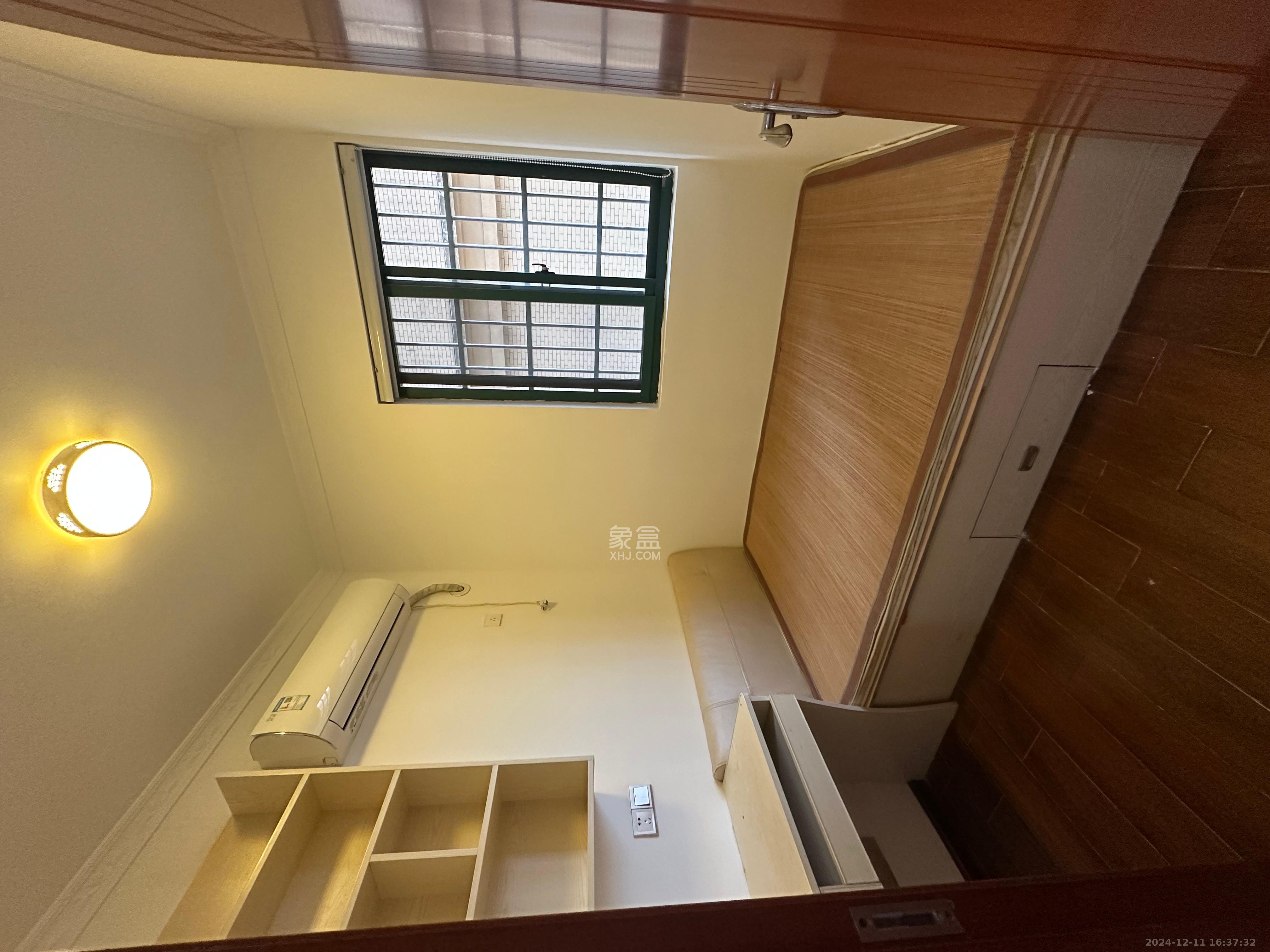 洋湖时代  3室2厅1卫   2200.00元/月室内图