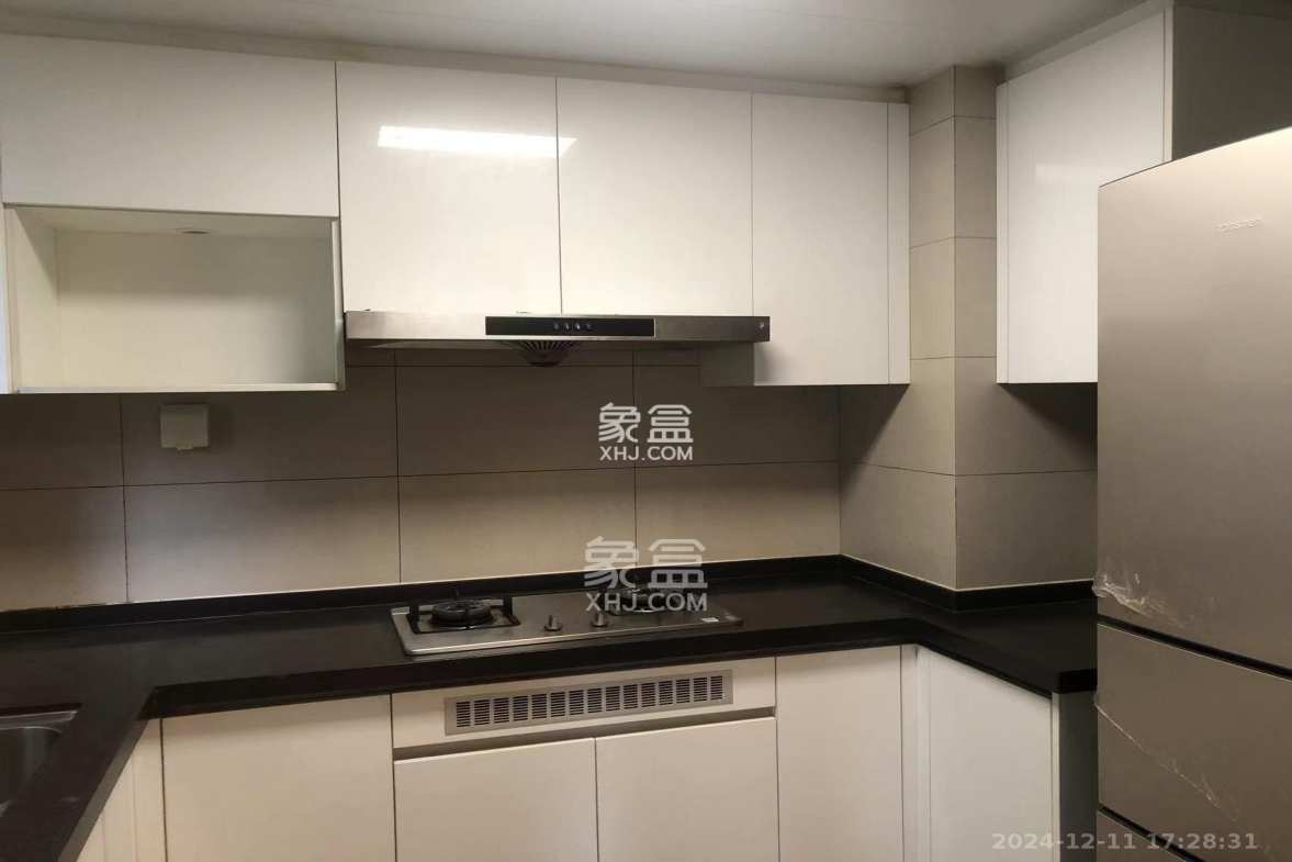 时代年华  4室2厅2卫    2600.0元/月 时代年华  4室2厅2卫    2600.0元/月室内图