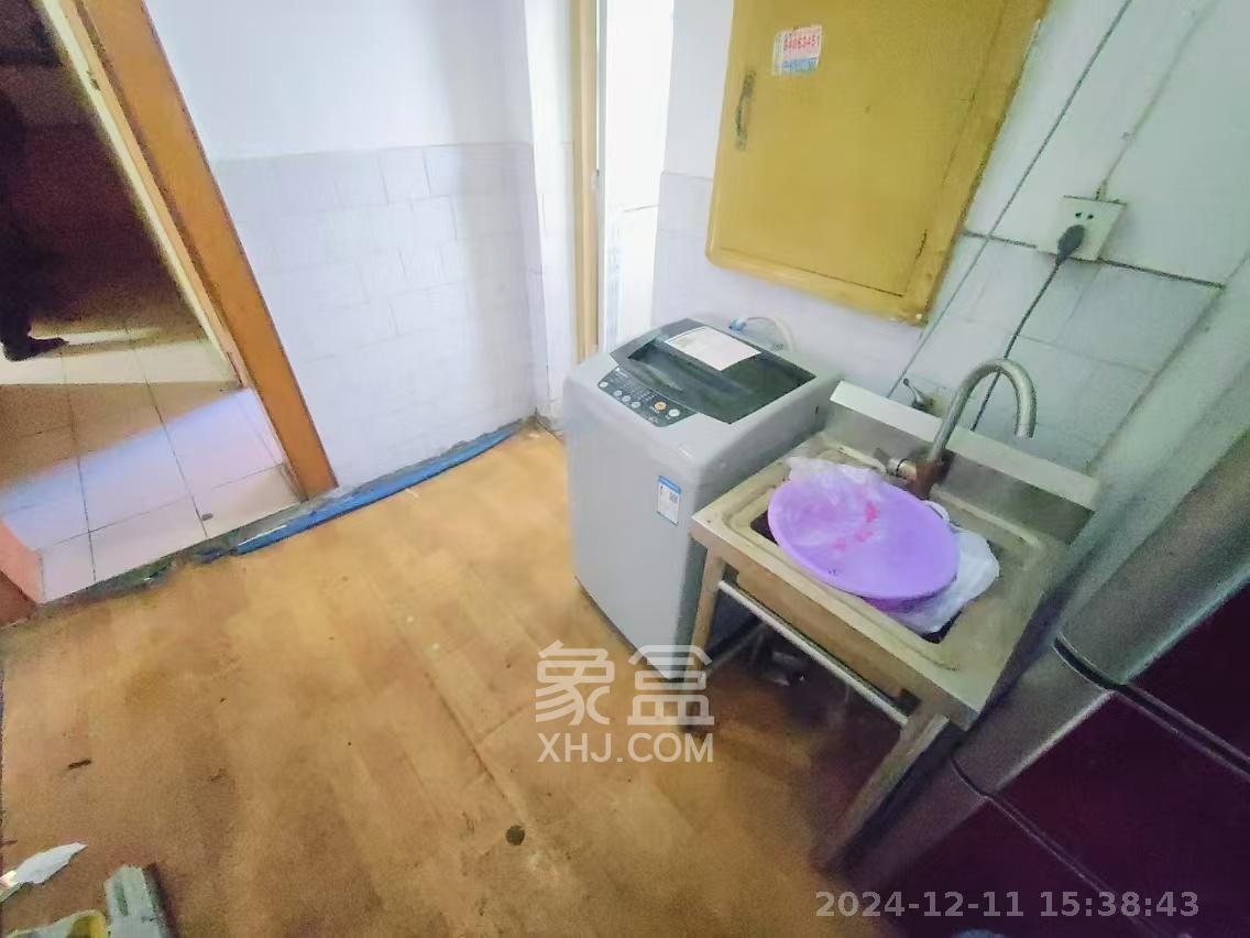 坡子街散盘 1室2厅1卫 2000.0元/月 坡子街散盘 1室2厅1卫 2000.0元/月室内图