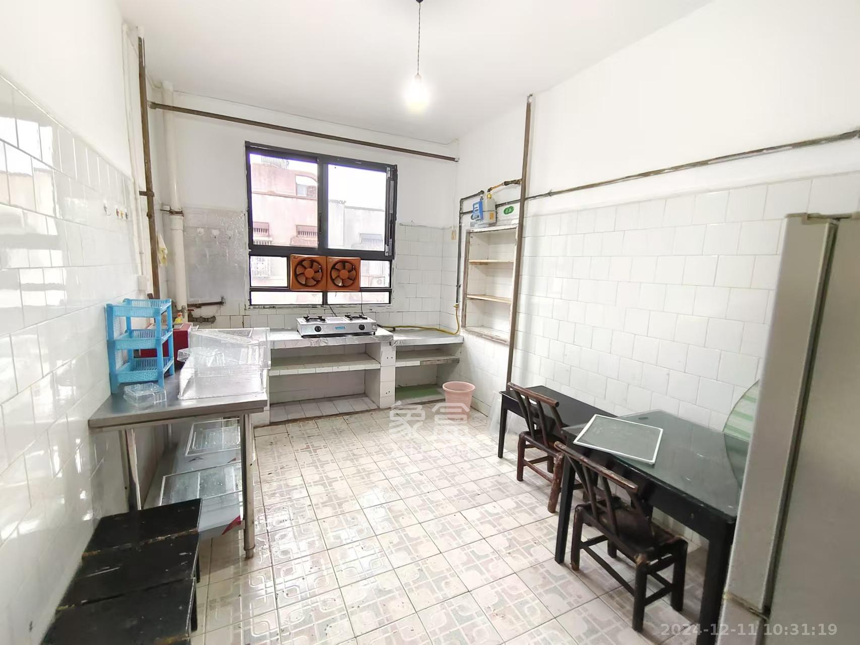 英才园三片 3室2厅1卫 2100.0元/月 英才园三片 3室2厅1卫 2100.0元/月室内图