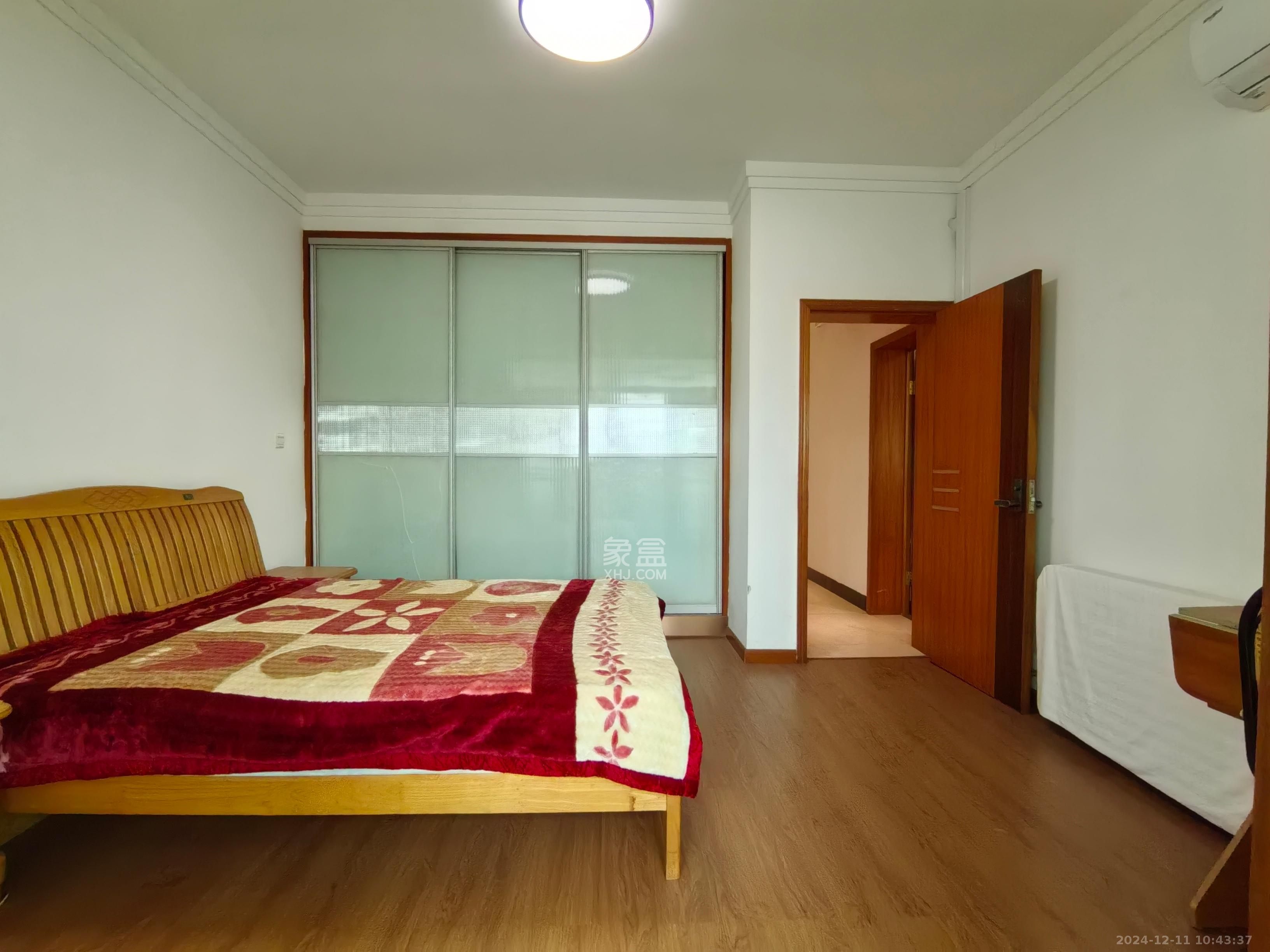 下大垅干部宿舍小区 3室2厅2卫 3200.0元/月 下大垅干部宿舍小区 3室2厅2卫 3200.0元/月室内图