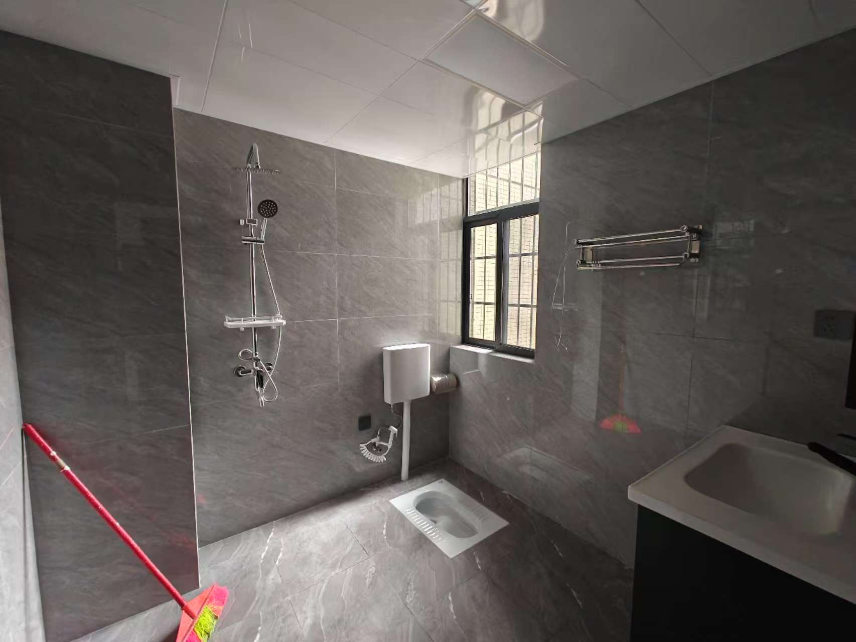 互助小区电梯房 3室2厅2卫 2000.0元/月 互助小区电梯房 3室2厅2卫 2000.0元/月室内图