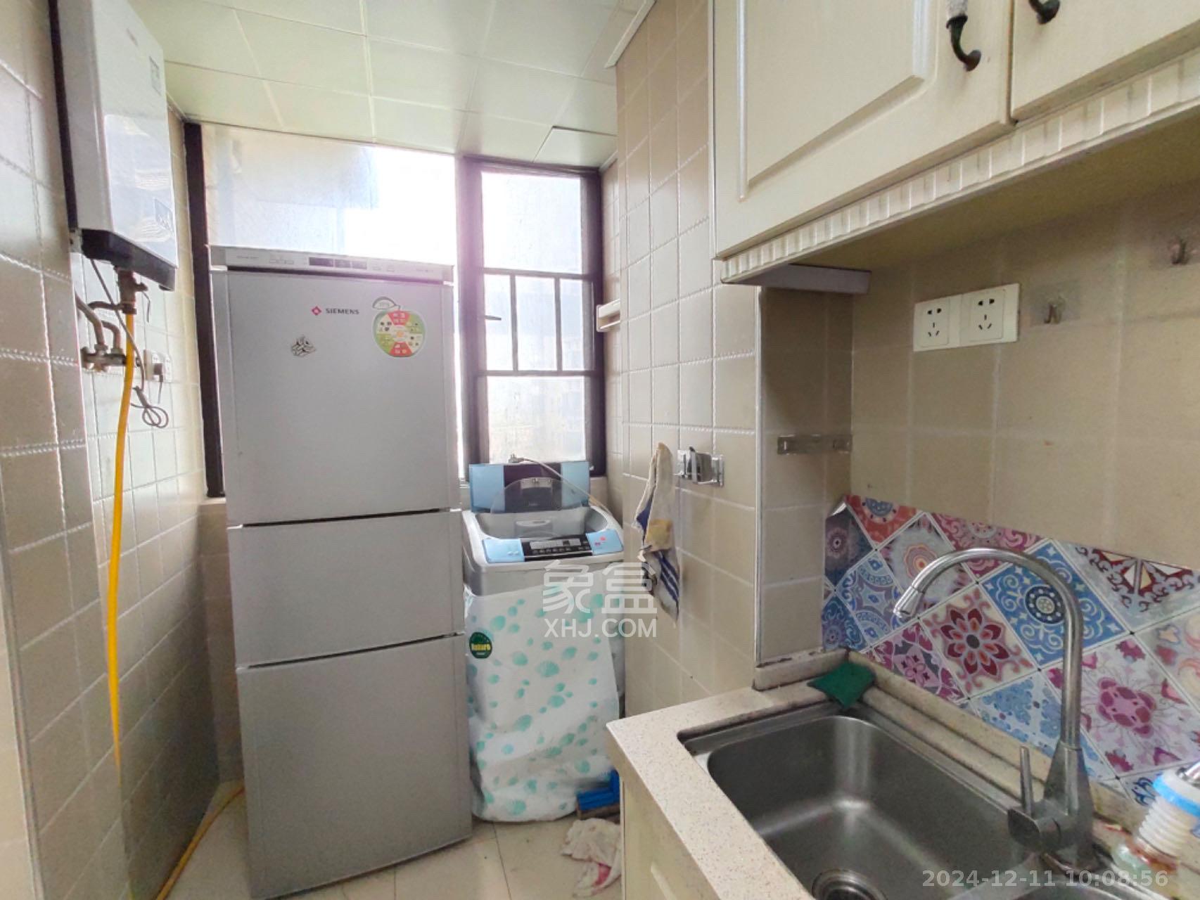 上东辛顿公寓  2室2厅1卫   2000.00元/月室内图