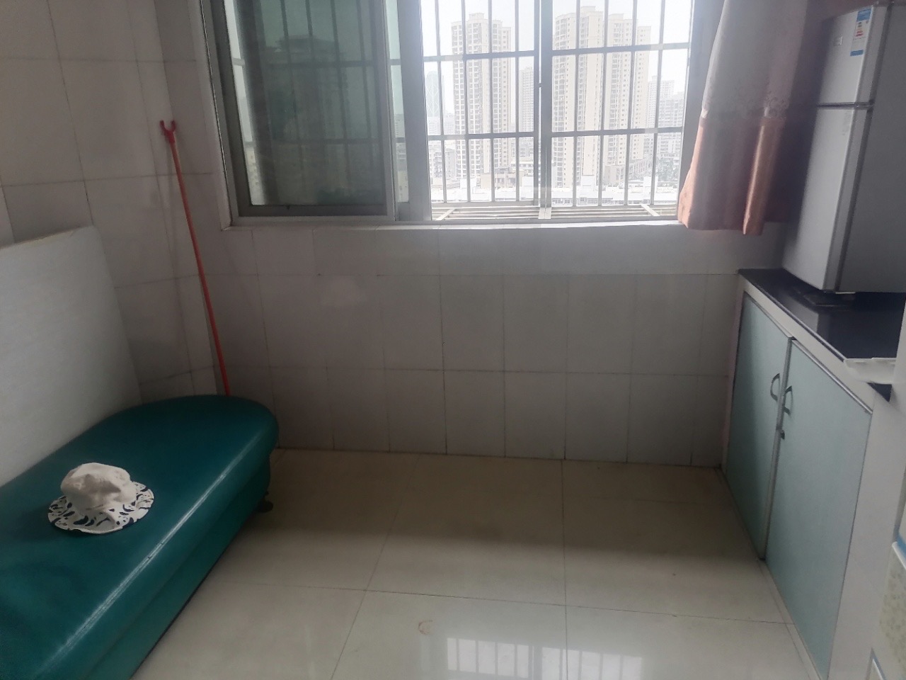 金都大厦(龙华路)  1室1厅1卫    36.0万 金都大厦(龙华路)  1室1厅1卫    36.0万客厅