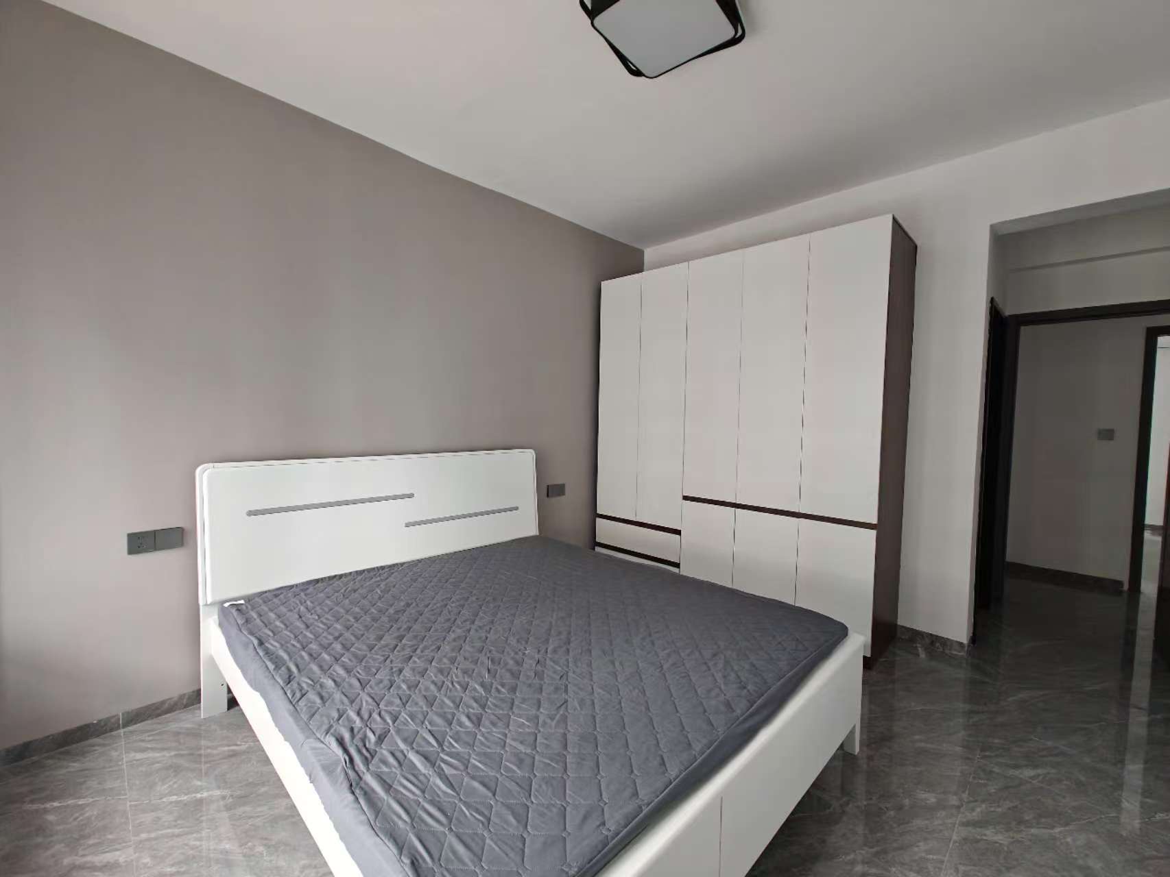 互助小区电梯房 3室2厅2卫 2000.0元/月 互助小区电梯房 3室2厅2卫 2000.0元/月室内图